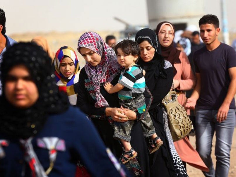 Refugees flee Mosul