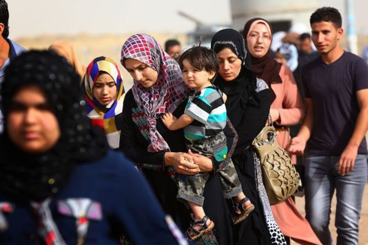 Iraq crisis: Executions and rape reported as Islamist militants close ...