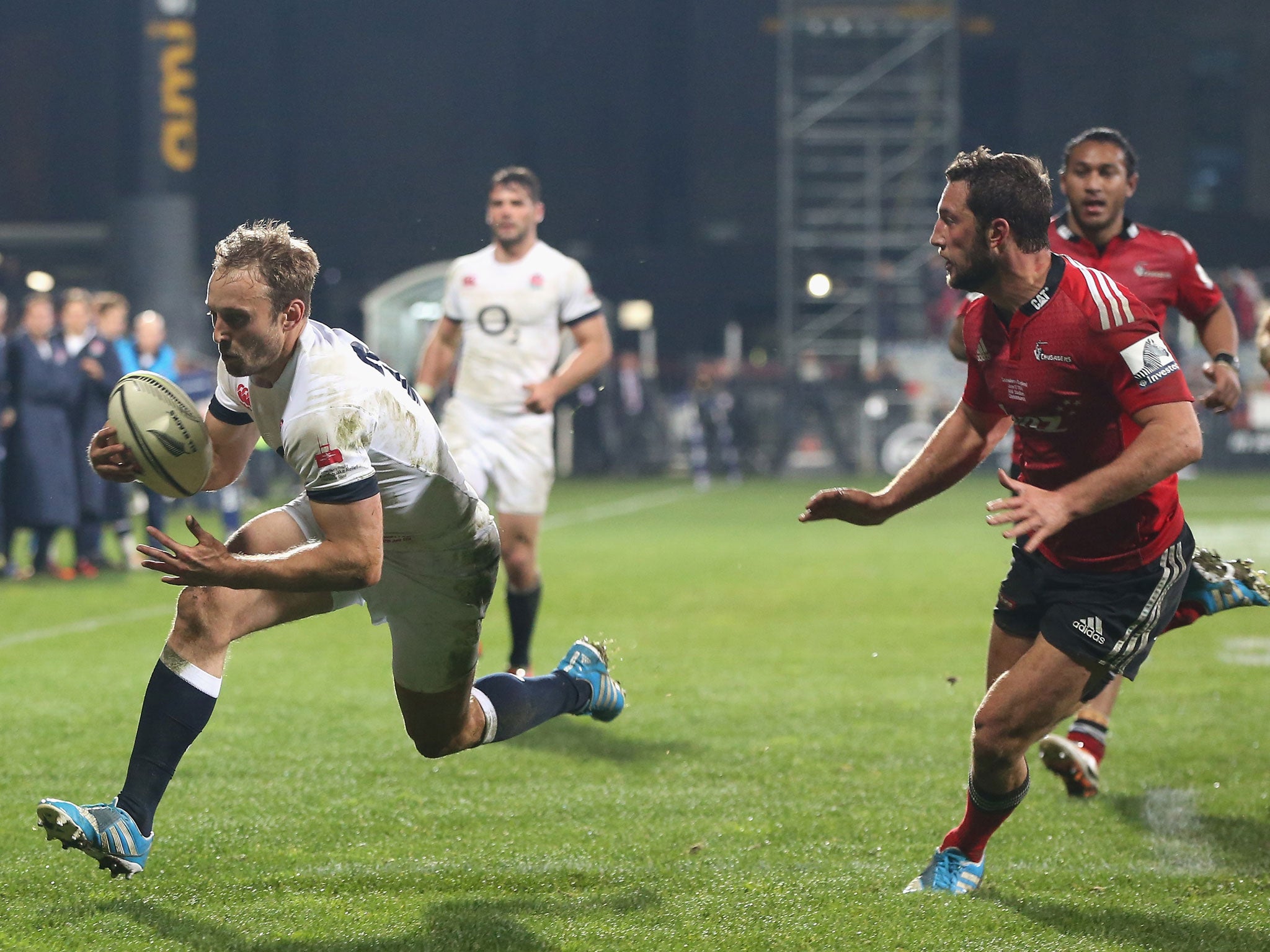 Chris Pennell dives over for a try against Crusaders