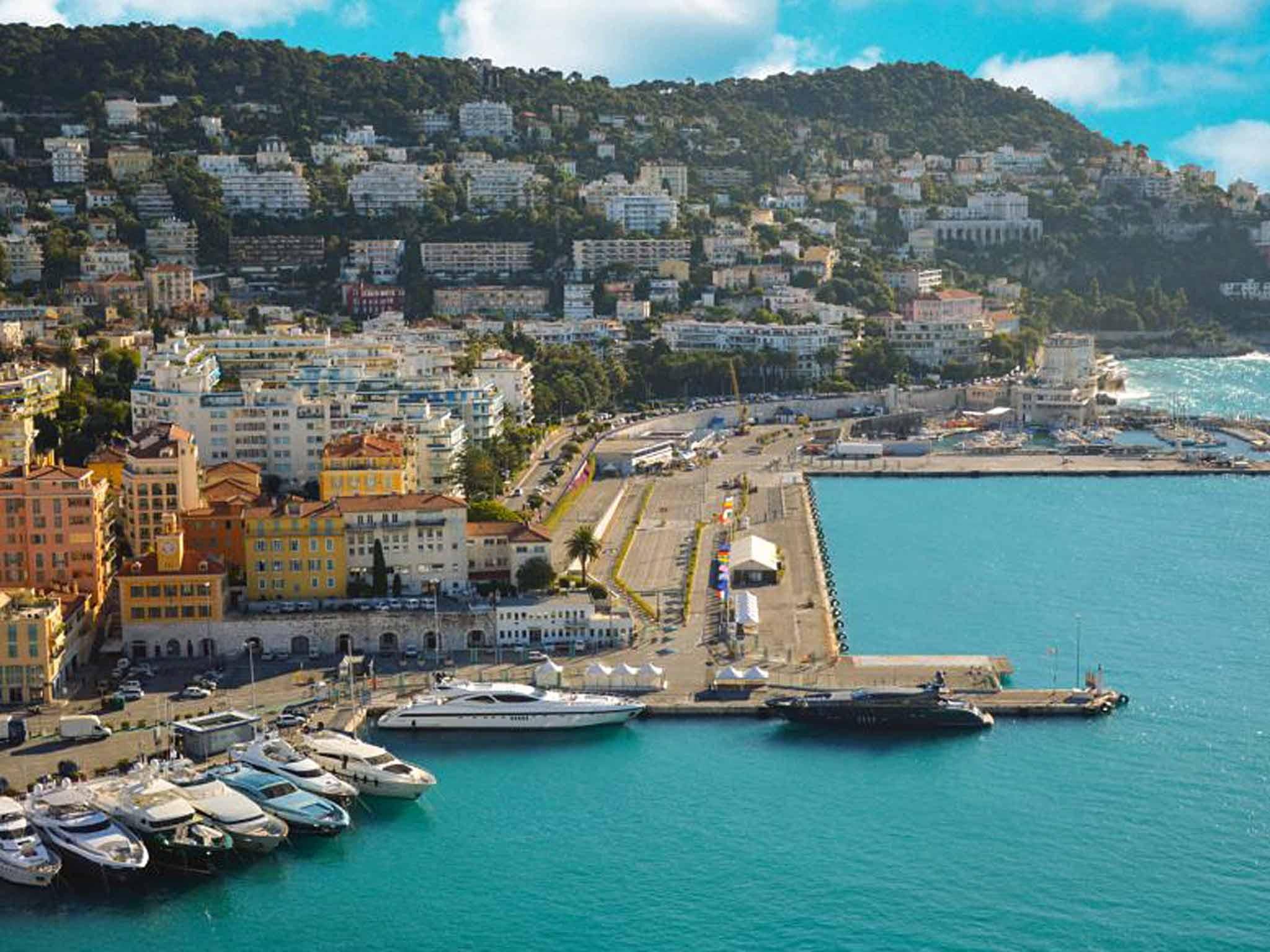 Blue wonder: the bay and yacht harbour in Nice, Côte d’Azur