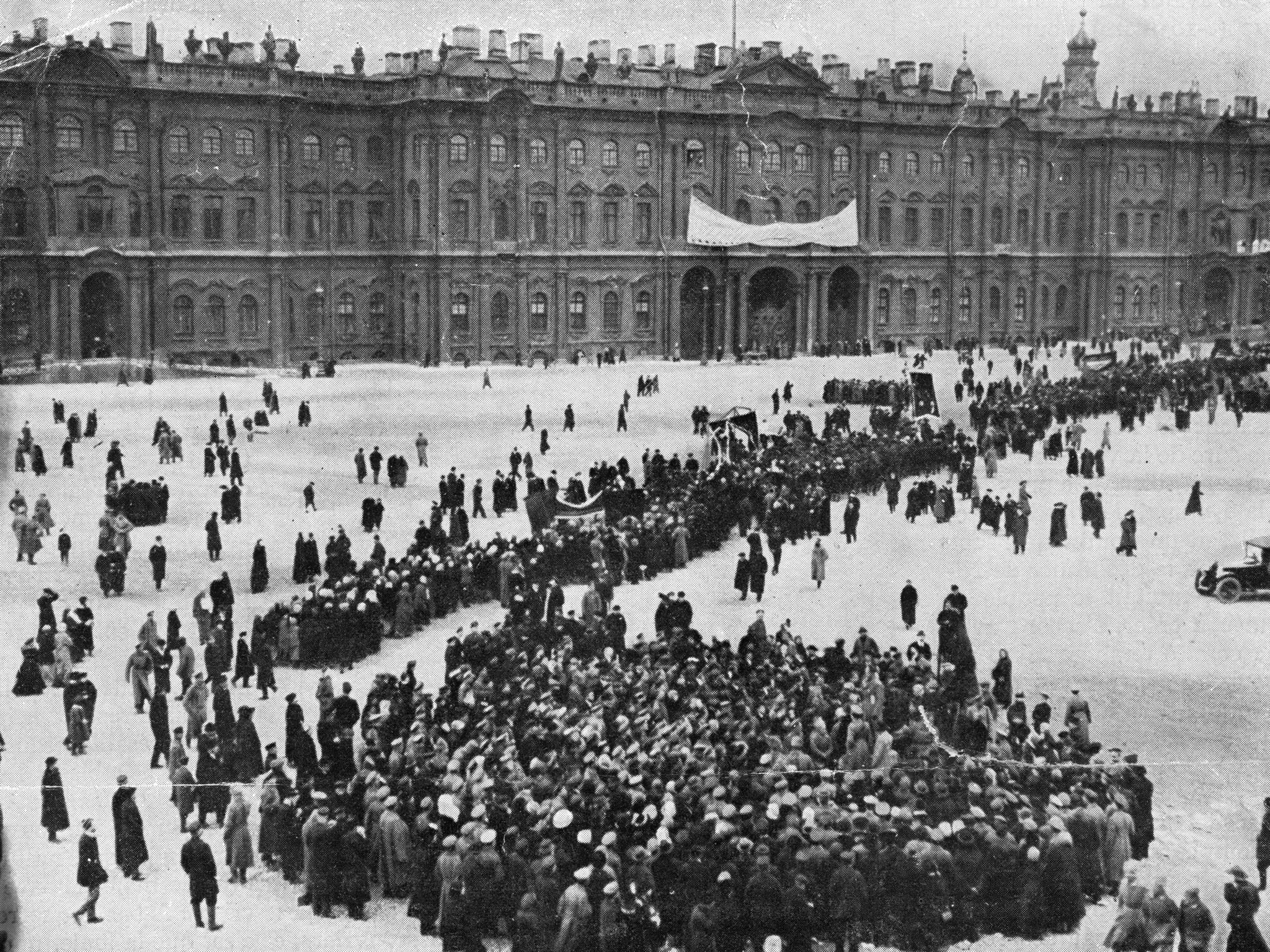 Crowds at Petrograd’s Winter Palace during the October Revolution. (Russia still used the Julian calendar, in which the West’s 7 November equated to 25 October.) (Getty Images)