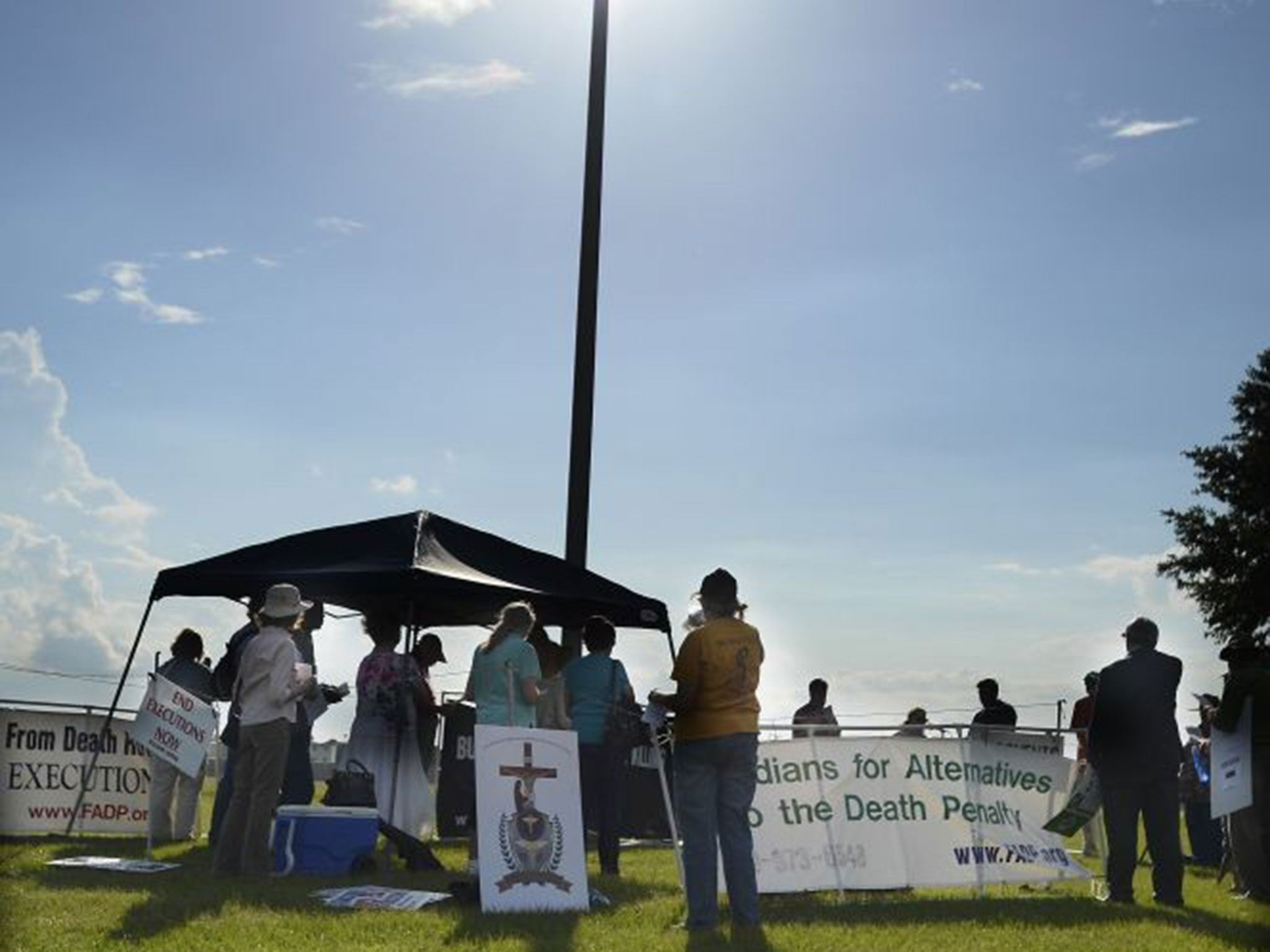 Protesters against the death penalty outside the Florida State Prison near Starke