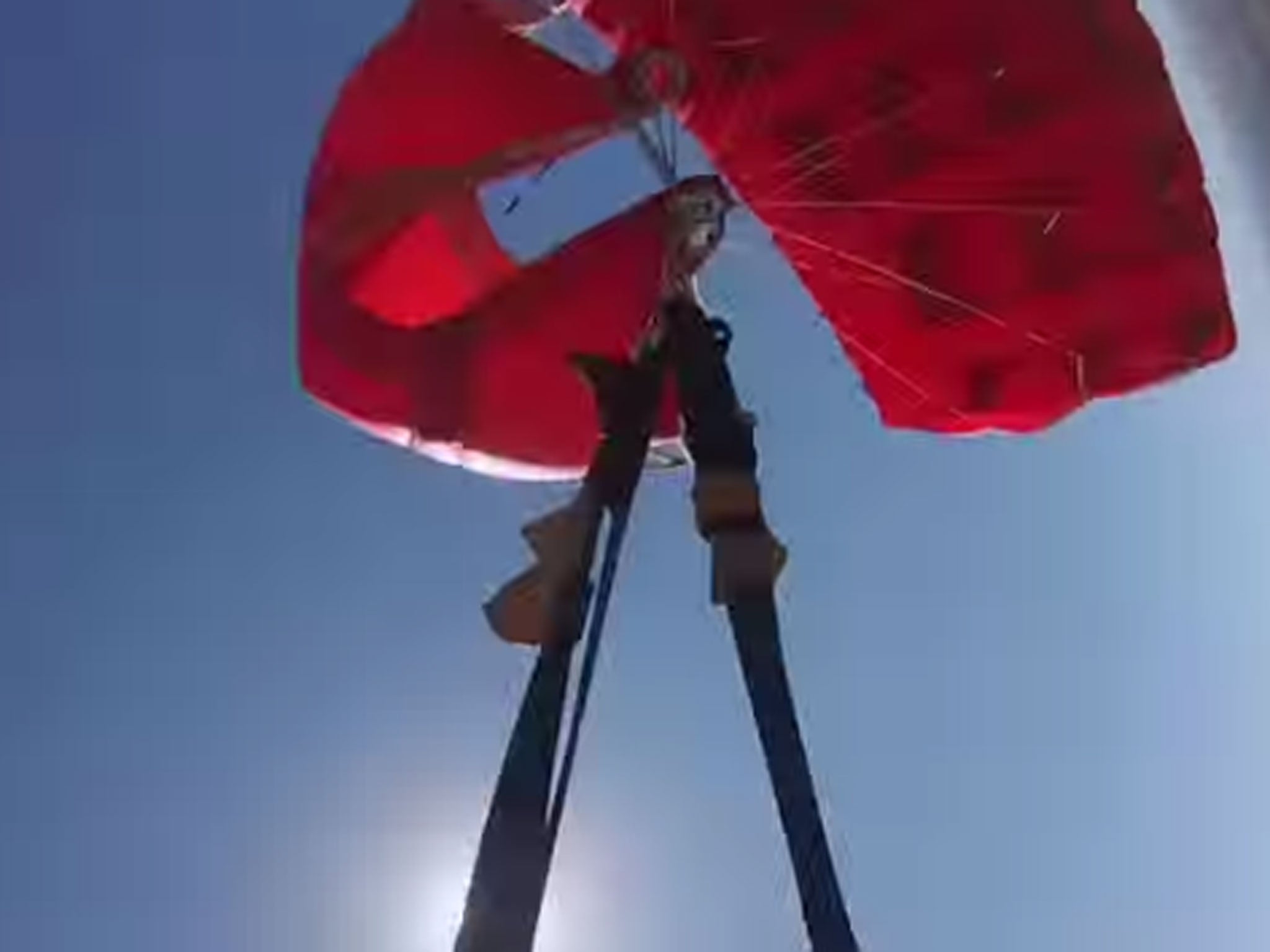 Skydiver plummets as parachute tangles
