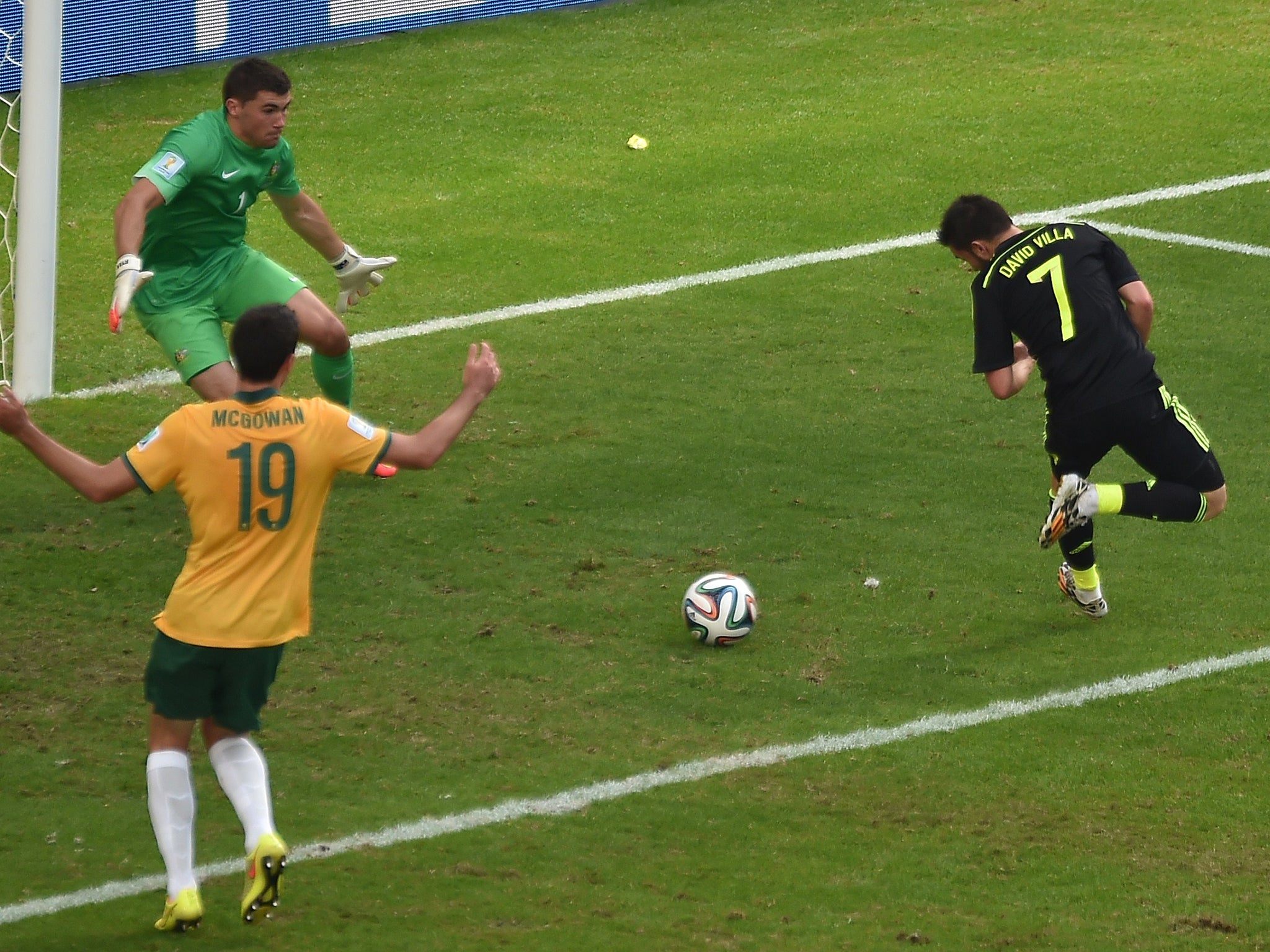 David Villa scores for Spain against Australia