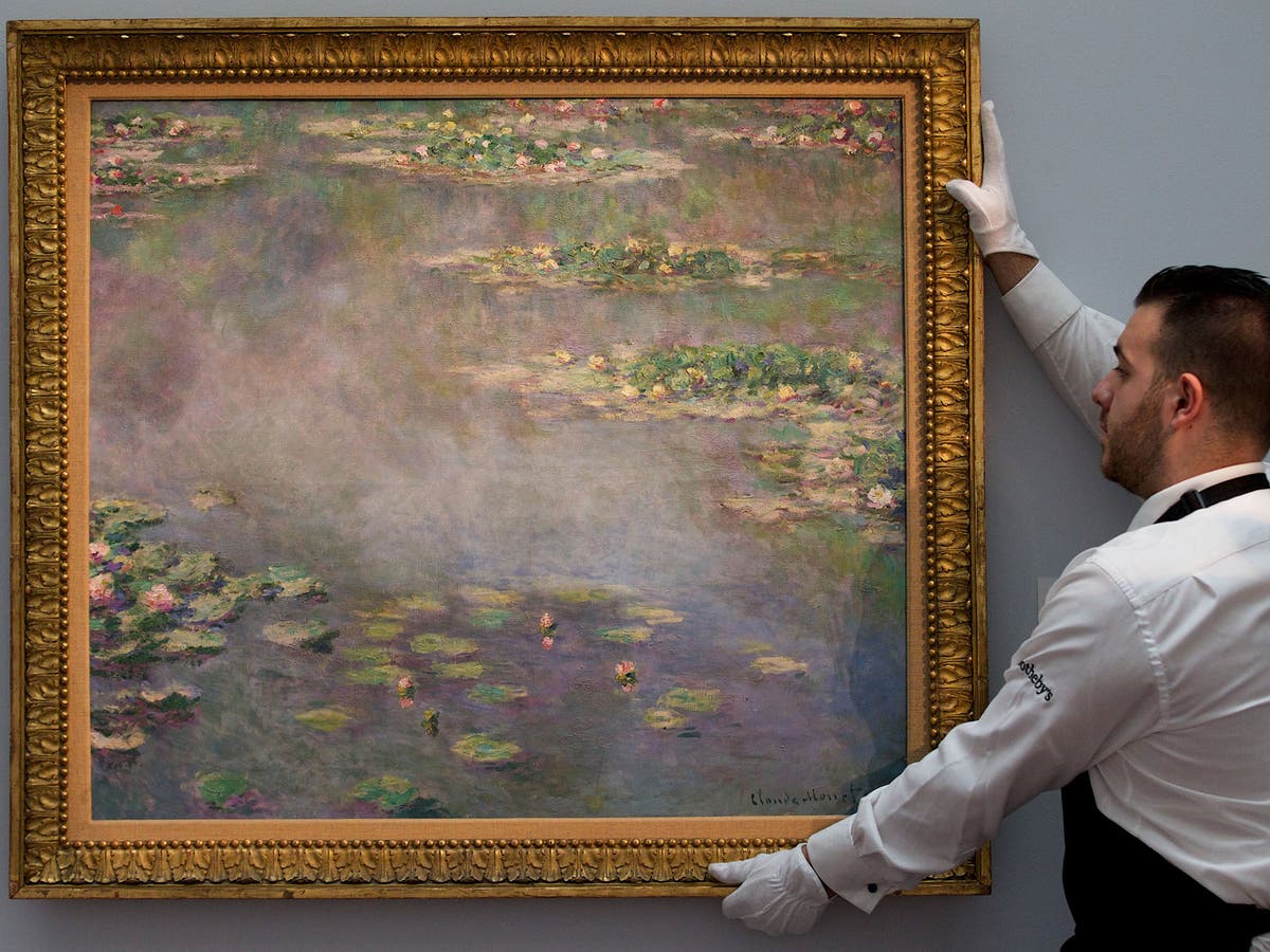 Какая продаваемые картины. Клод Моне водяные лилии 1905. Клод Моне Нью Йорк. Клод Моне водяные лилии оригинал в музее. Кувшинки Моне в Нью Йорке.