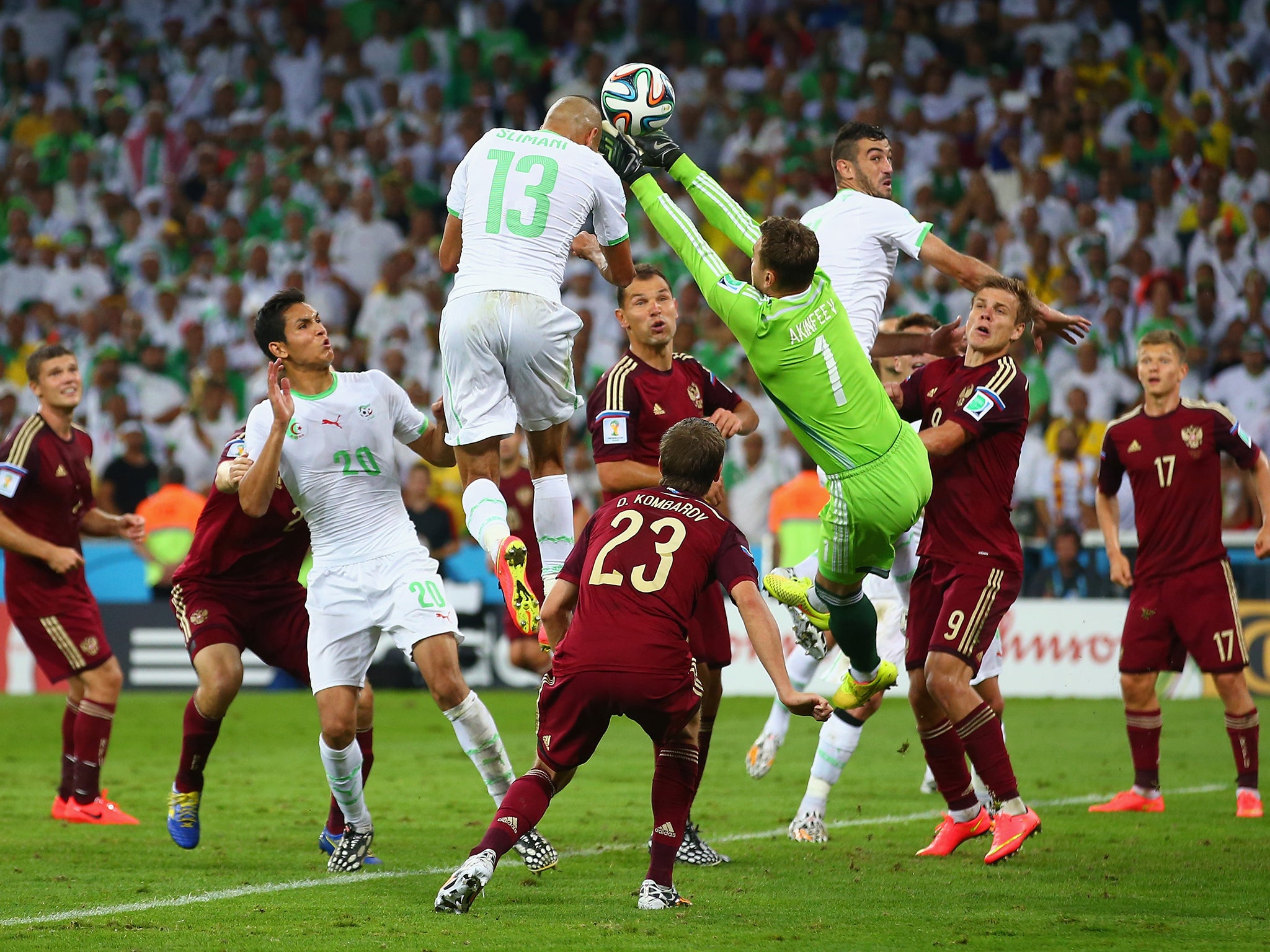 Islam Slimani scores for Algeria against Russia