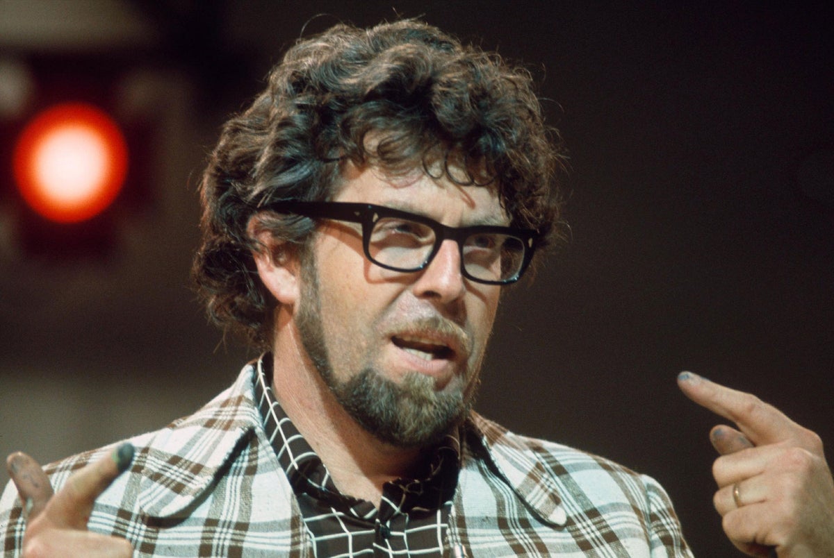 Little Nieces - Rolf Harris child abuse images stash 'found under floorboards by plumber 40  years ago' | The Independent | The Independent