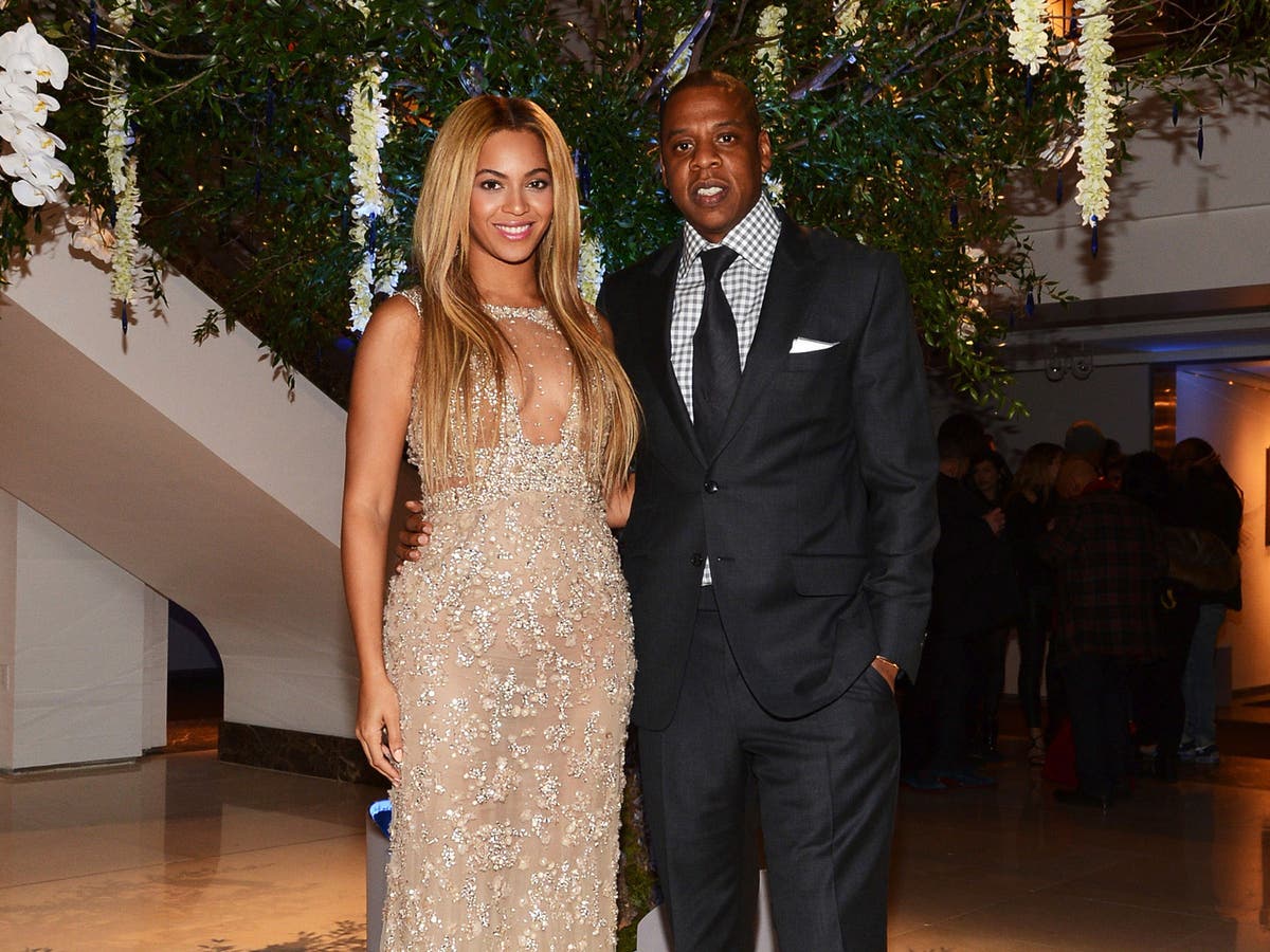 <b>Beyoncé</b> and Jay Z reveal intimate <b>wedding</b> footage at On The Run Tour.