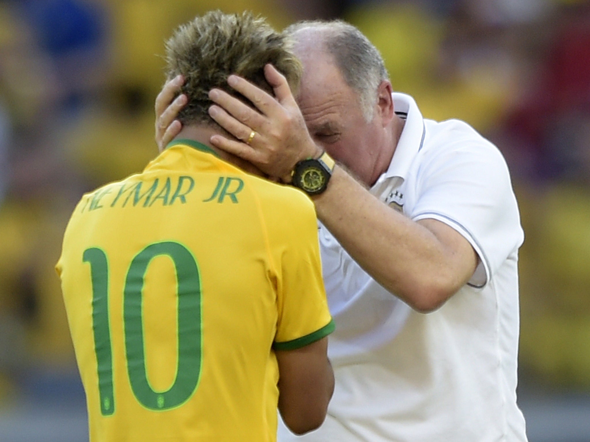 Neymar and Scolari after Brazil beat Chile on penalties