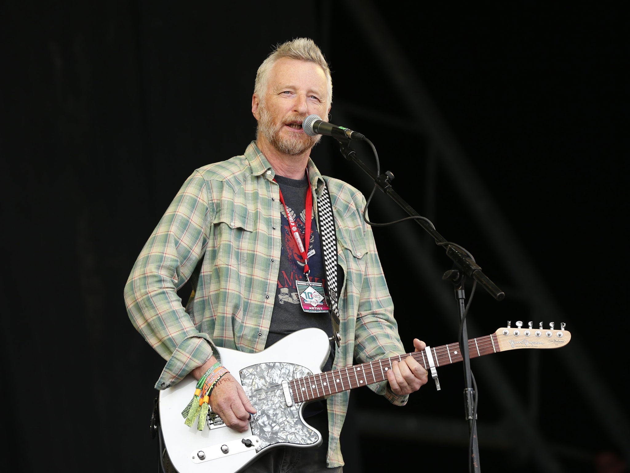 Billy Bragg is suspicious about Taylor Swift's decision to quit Spotify