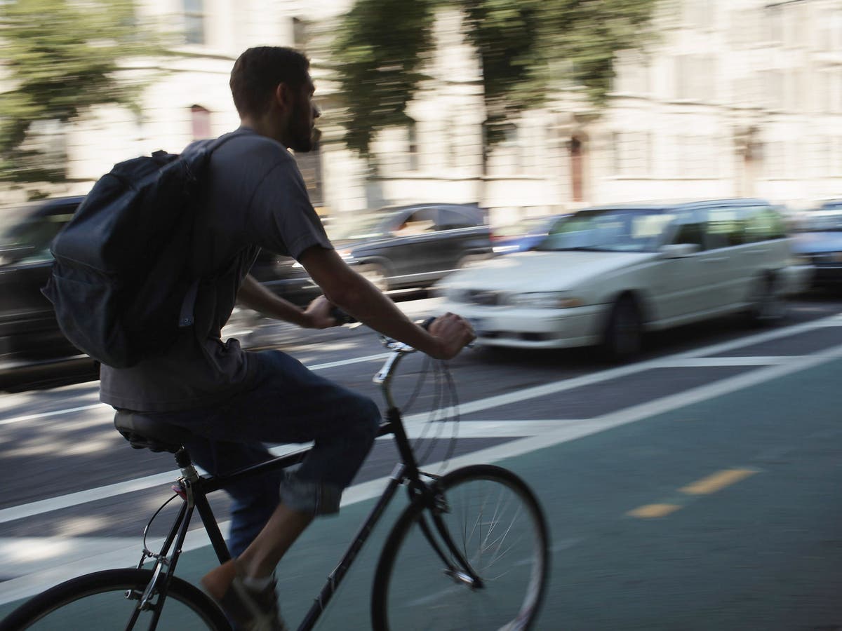 Increased risk of head injuries among cyclists may be linked to bike ...