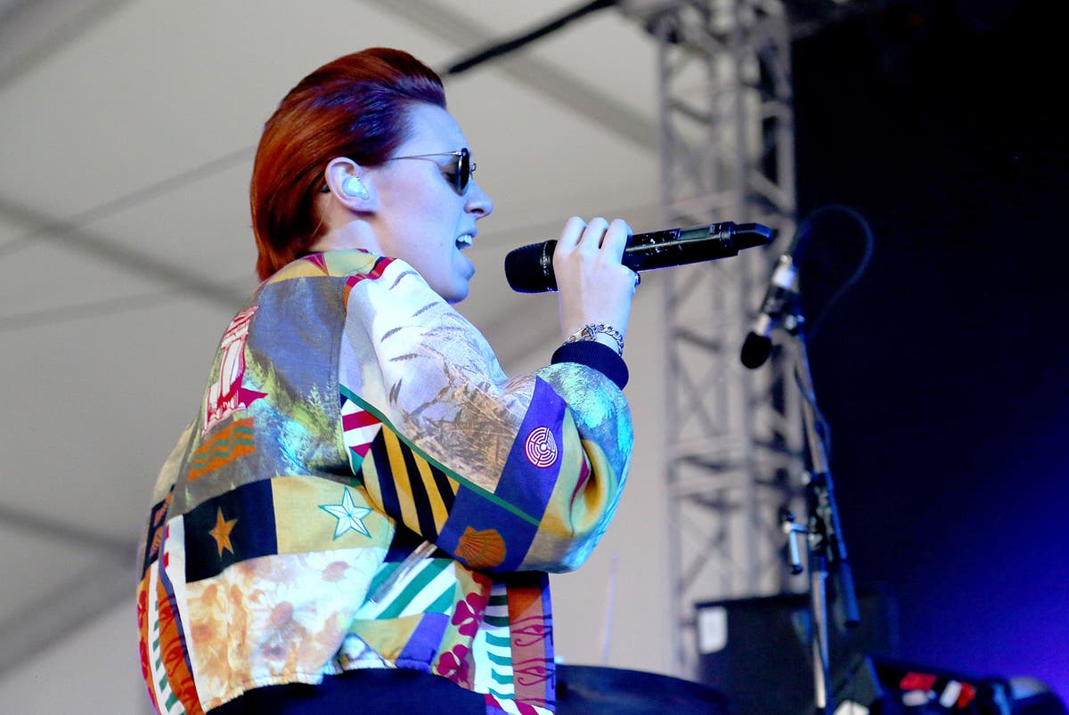 La Roux, Conway Hall, review: Elly Jackson commands the stage like she ...