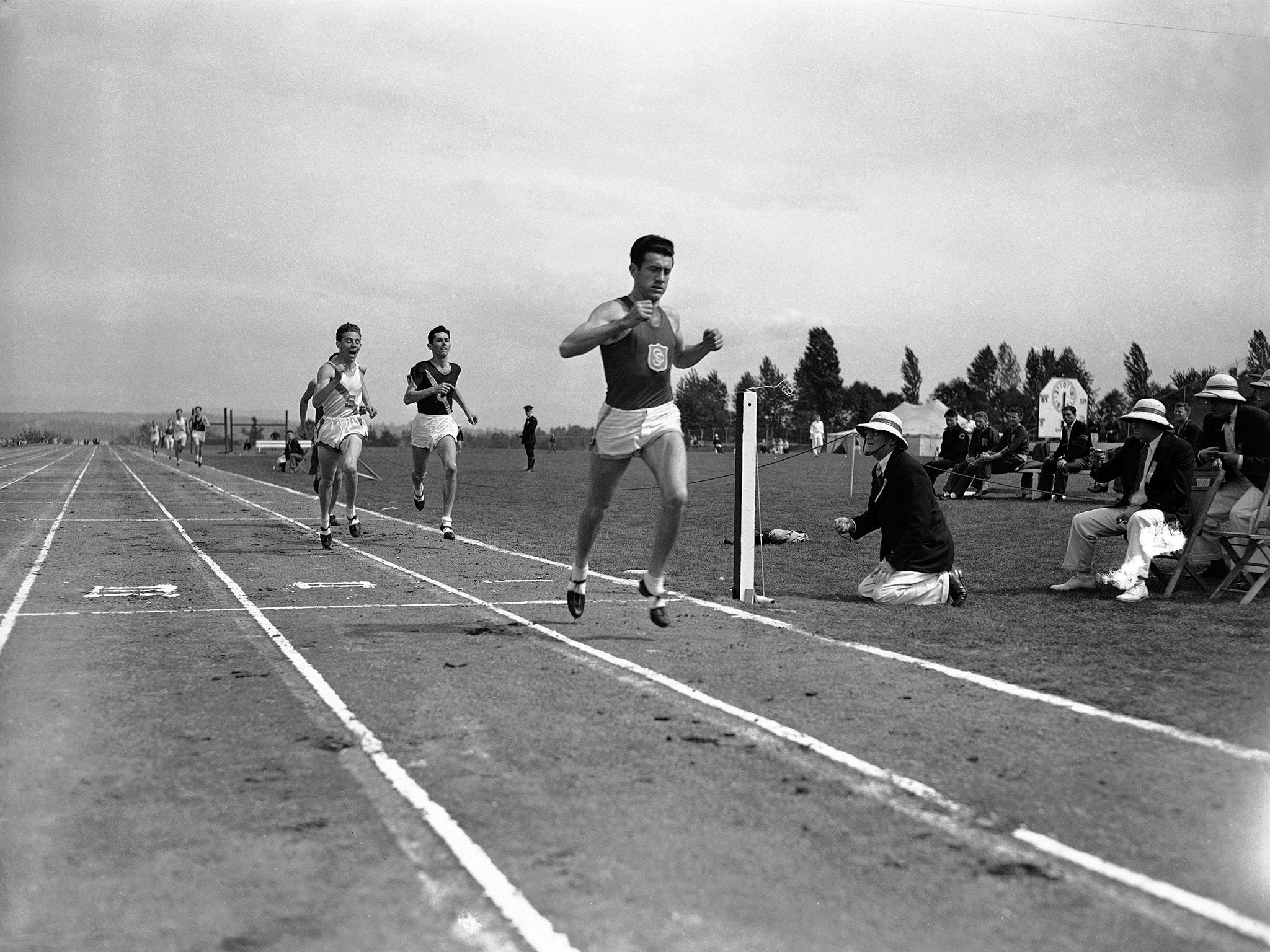 Louis Zamperini wins a collegiate mile race in Seattle in
1939; the year before he had run what was then the fifth
fastest mile in history