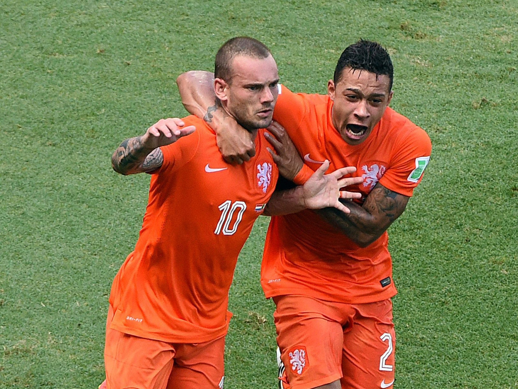 Memphis Depay, pictured on the right next
to Wesley Sneijder
