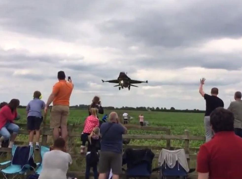 F-16 fighter jet narrowly misses onlookers near Waddington ...