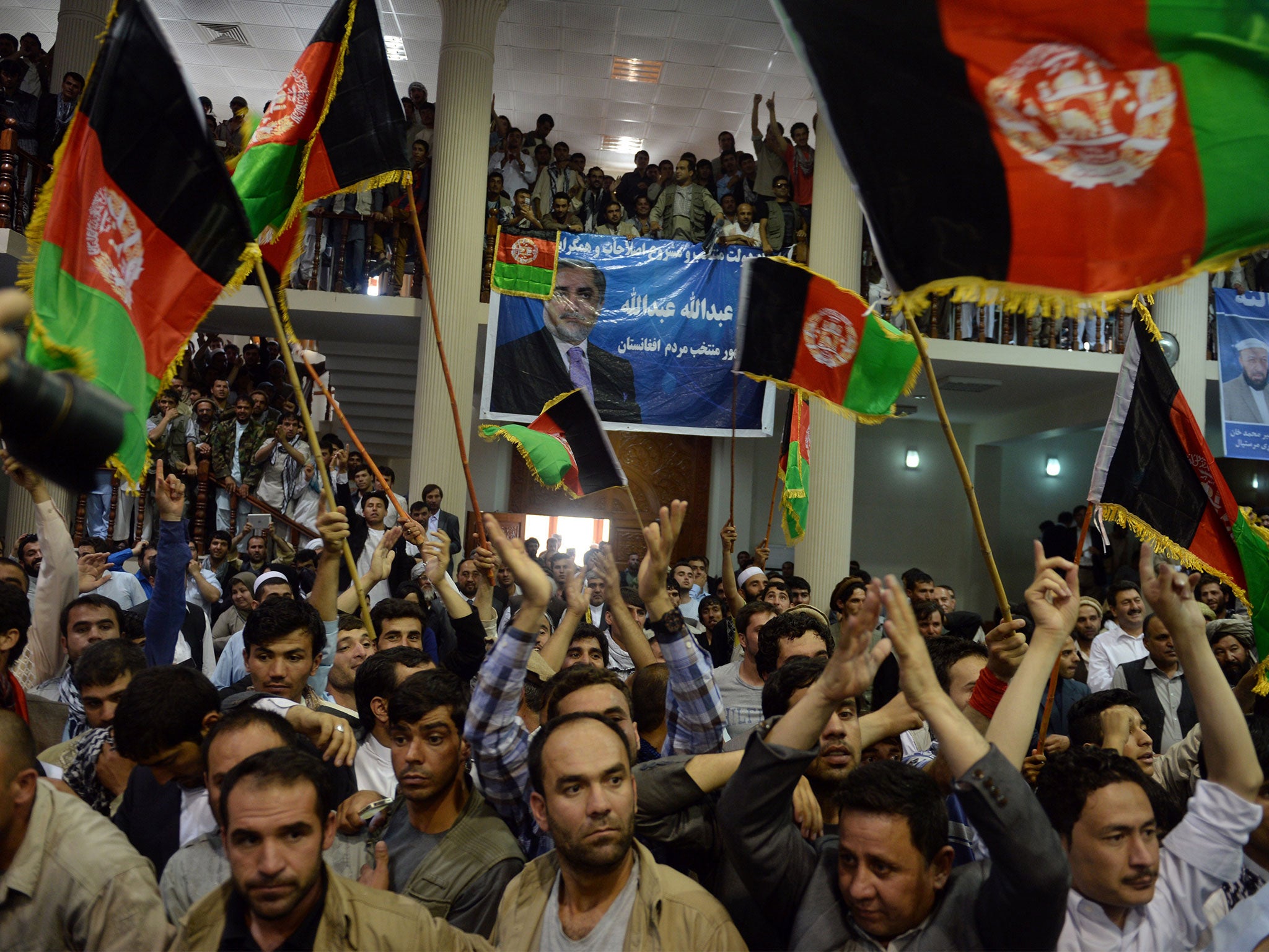 Abdullah supporters rally in Kabul (GETTY IMAGES)