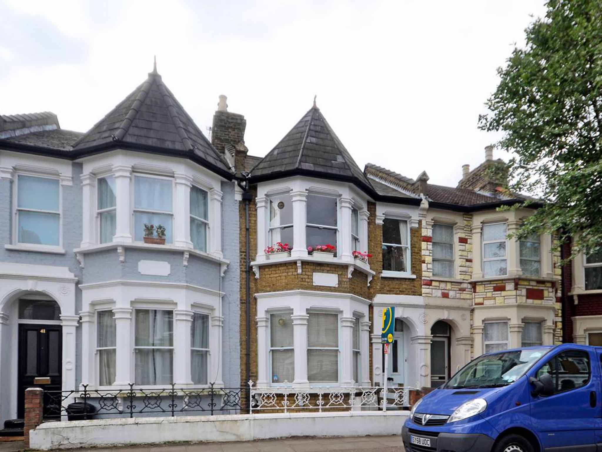 Two bedroom maisonette for sale in Prince George Road, Stoke Newington N16. On with Foxtons at £625,000.