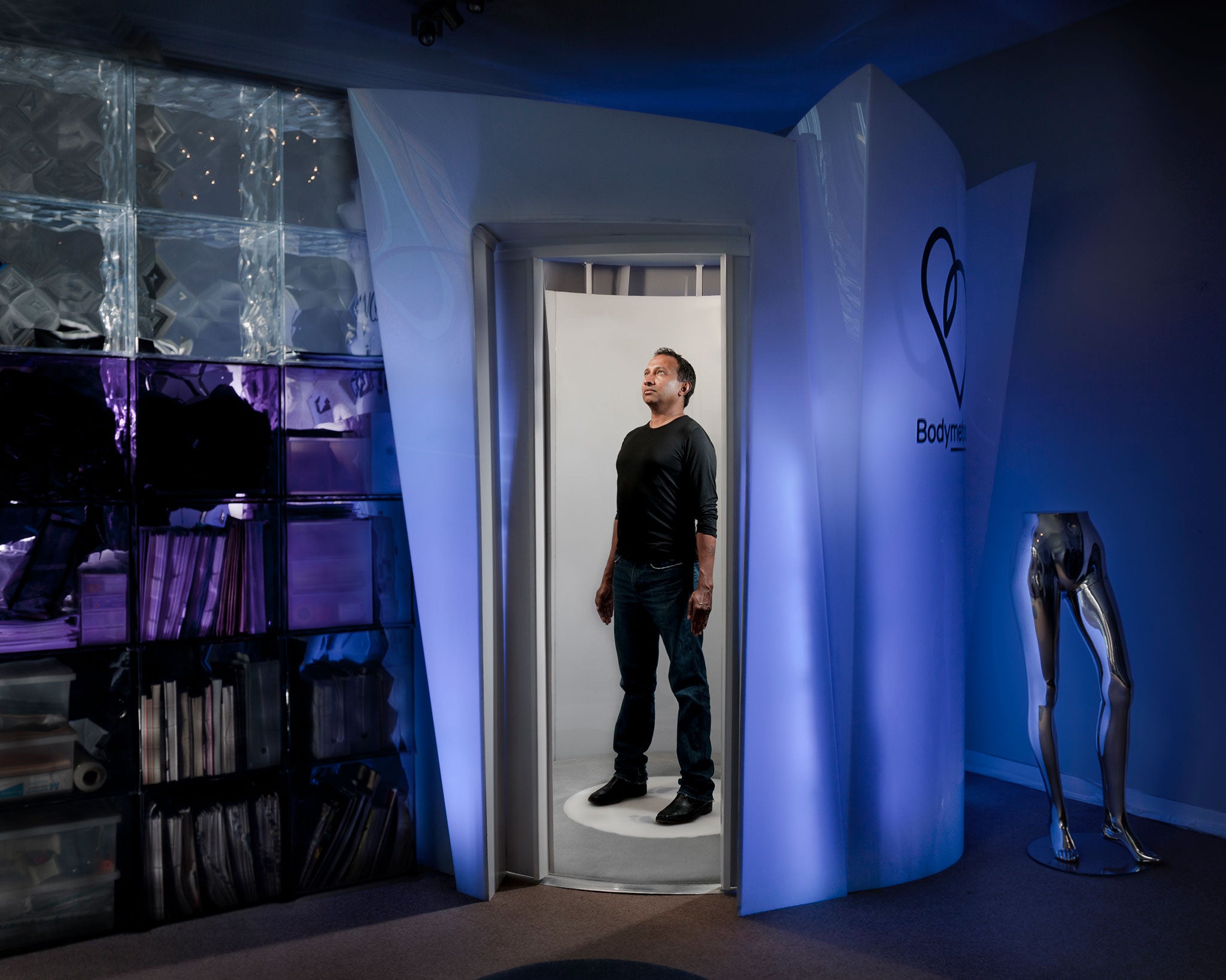 Once a month, waistline watcher Suran steps into a 3D body scanner that maps his body shape and records measurements with pinpoint accuracy
