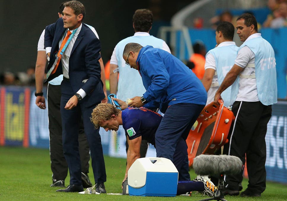 Brazil Vs Netherlands World Cup 2014 Dirk Kuyt Had Head Wound