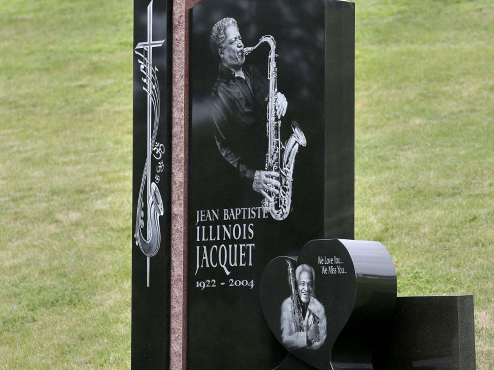 The cemetery contains the remains of many famous musicians