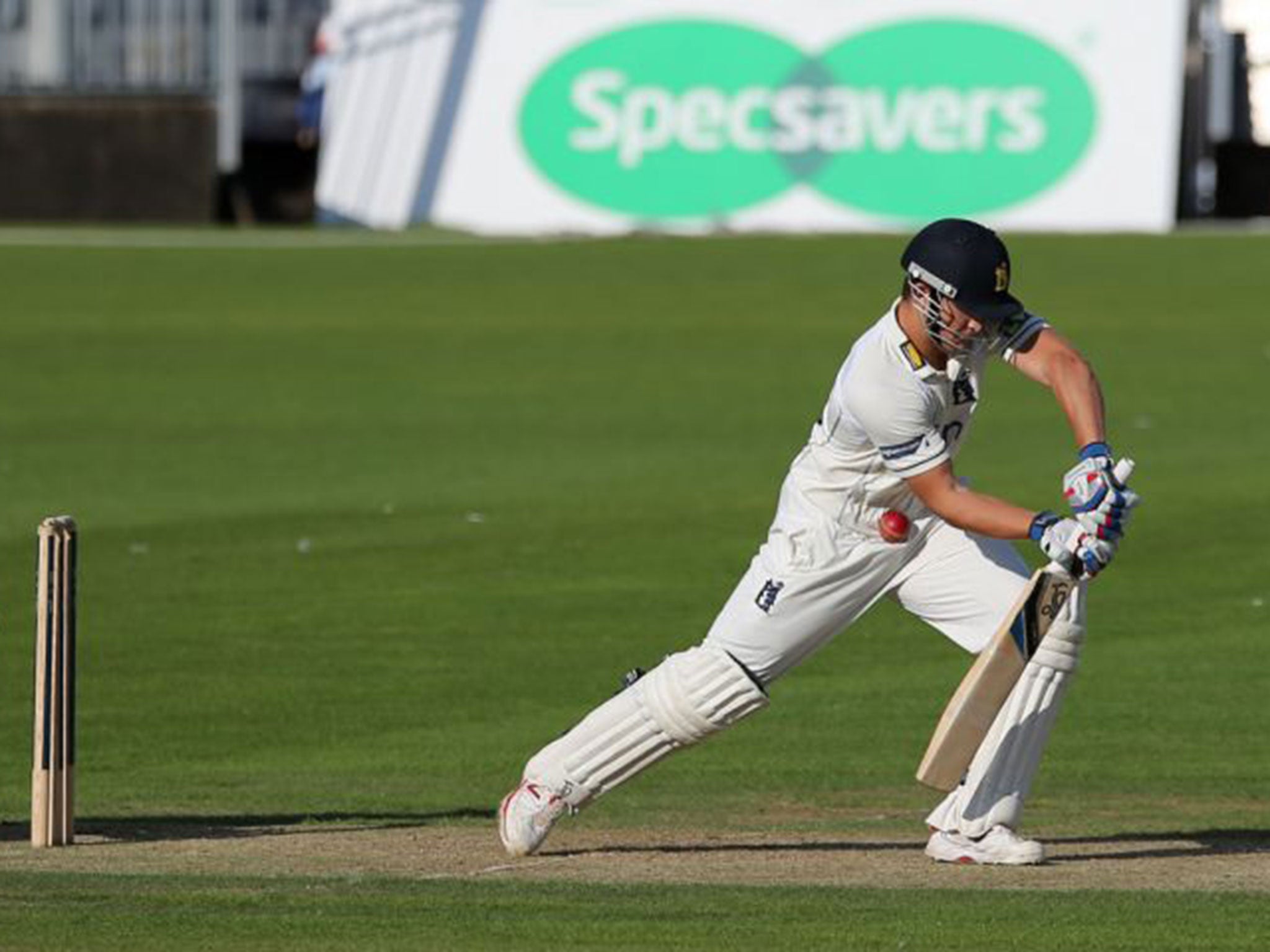 Hain finished on 109 not out in a Warwickshire total of 472