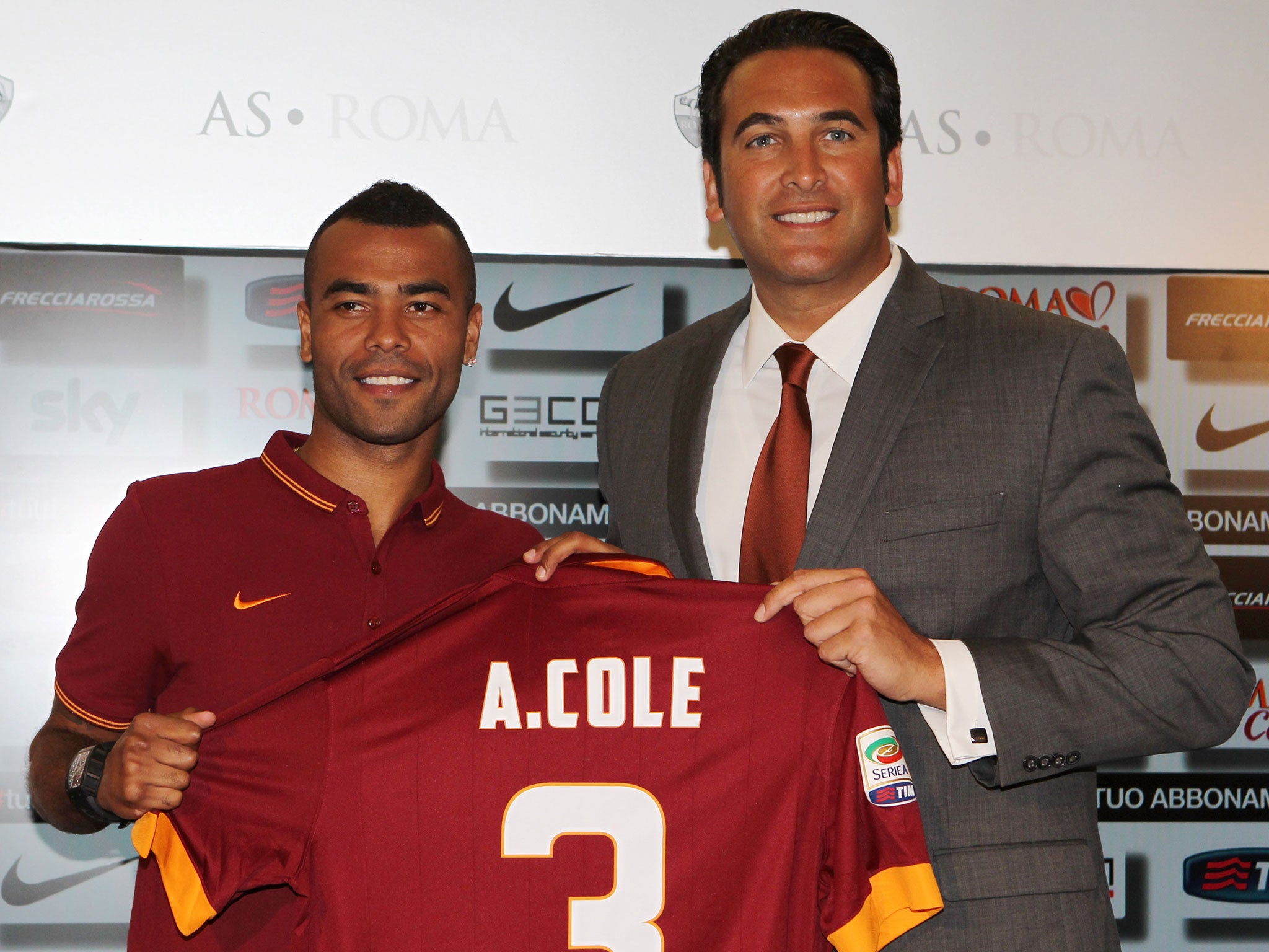 Ashley Cole says top English players are afraid of going to play abroad