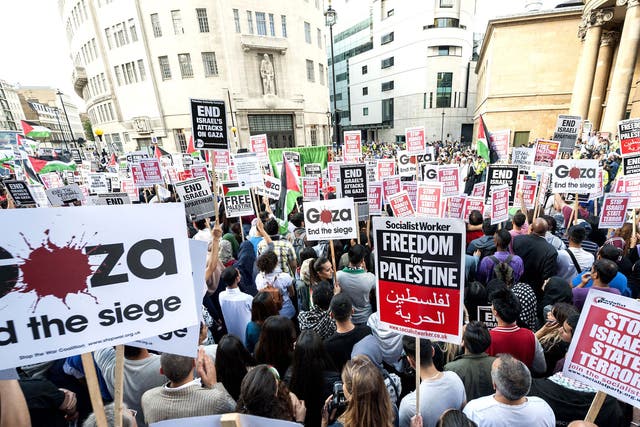 Palestinian and pro-Palestinian demonstrators assemble at the BBC TV Centre in London 