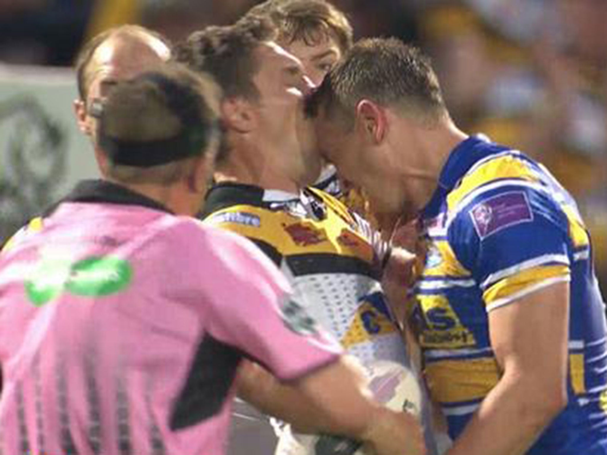 Kevin Sinfield headbutts Luke Dorn during the 24-24 draw between Leeds and Castleford
