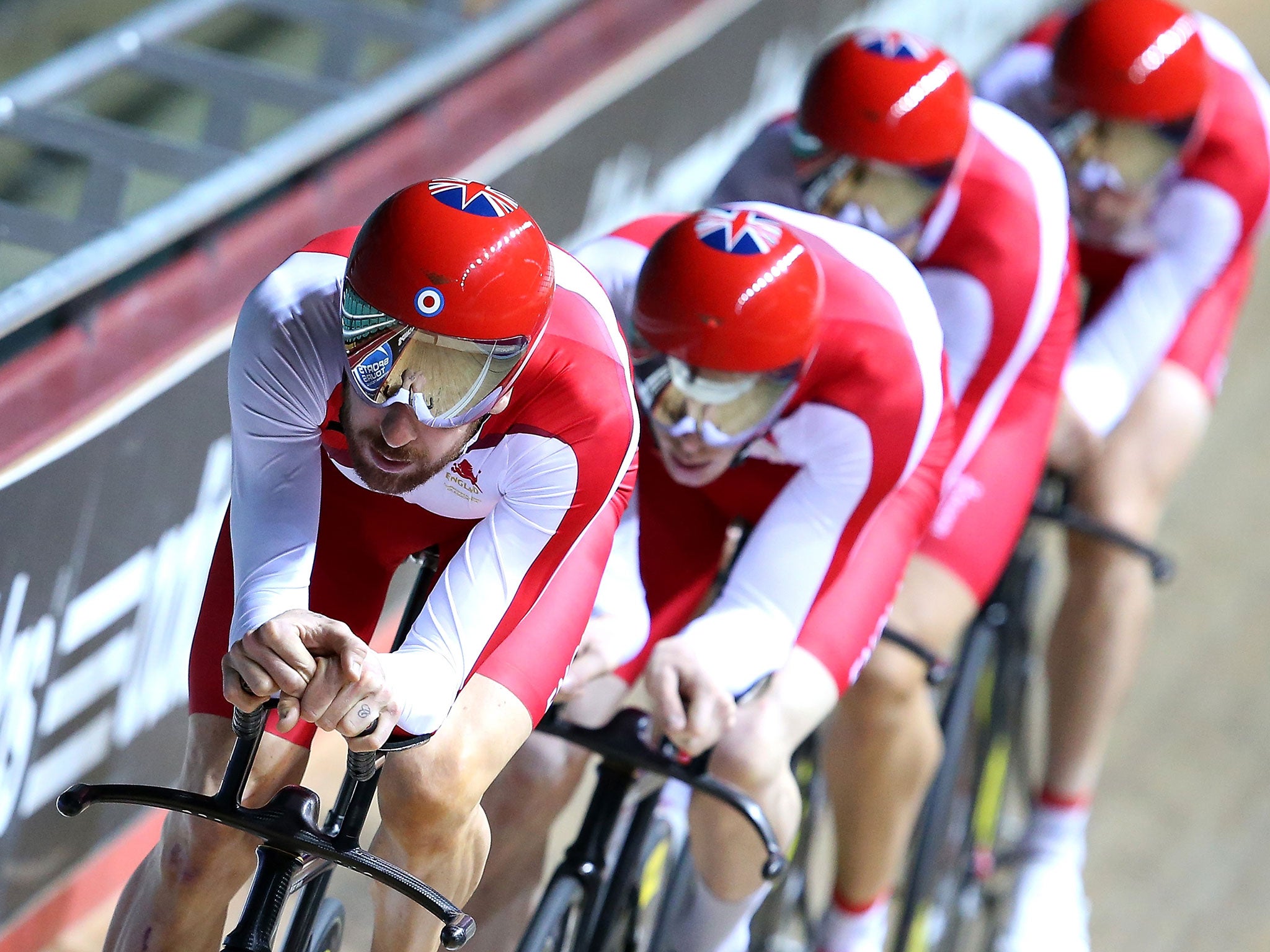 Sir Bradley Wiggins will return to track racing at the Commonwealth Games