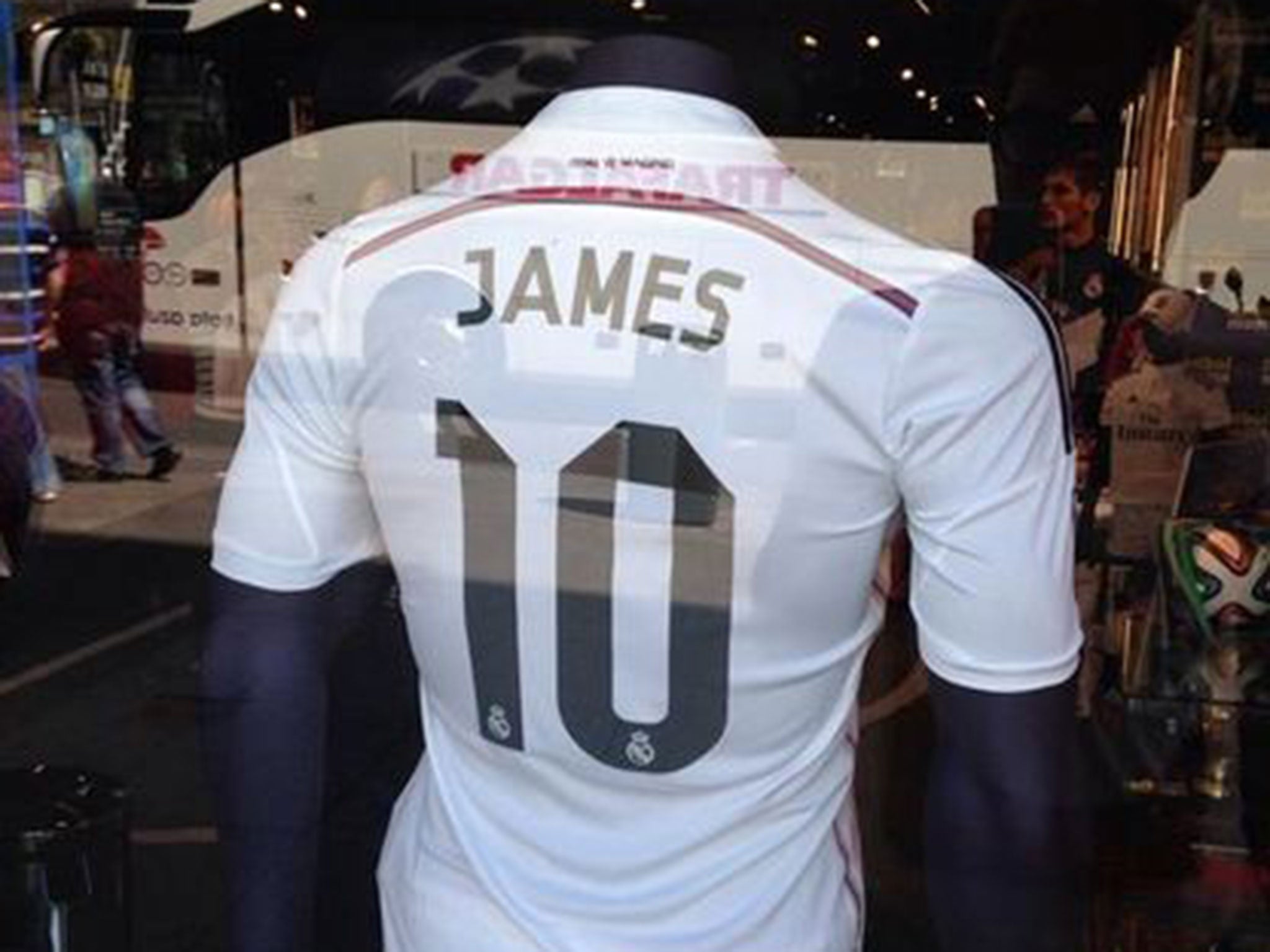 'James 10' shirts are already on sale in Madrid