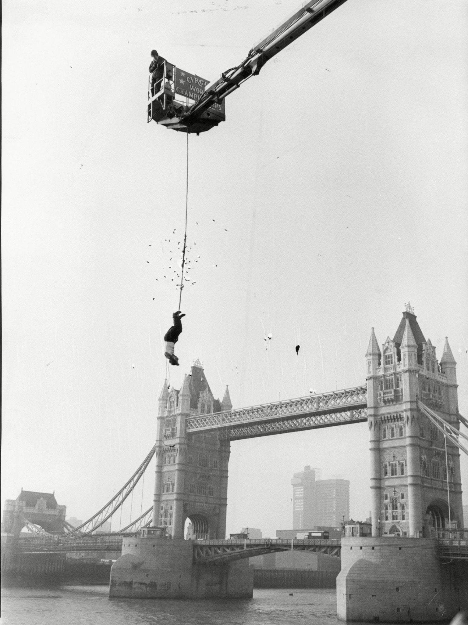 Alan Alan hangs over the Thames in a 1978 stunt