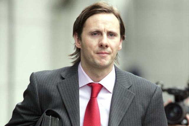 Glenn Mulcaire arrives at court for a phone-hacking hearing in 2006