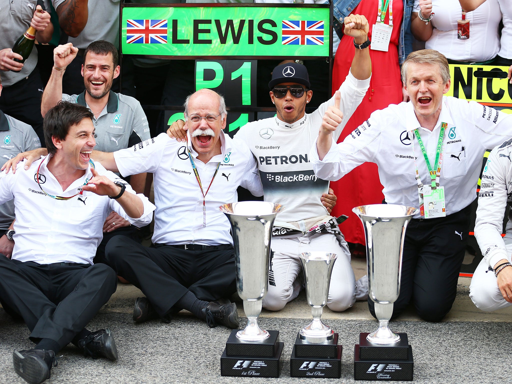 Lewis Hamilton is in talks with Mercedes to extend his contract beyond its 2015 expiry