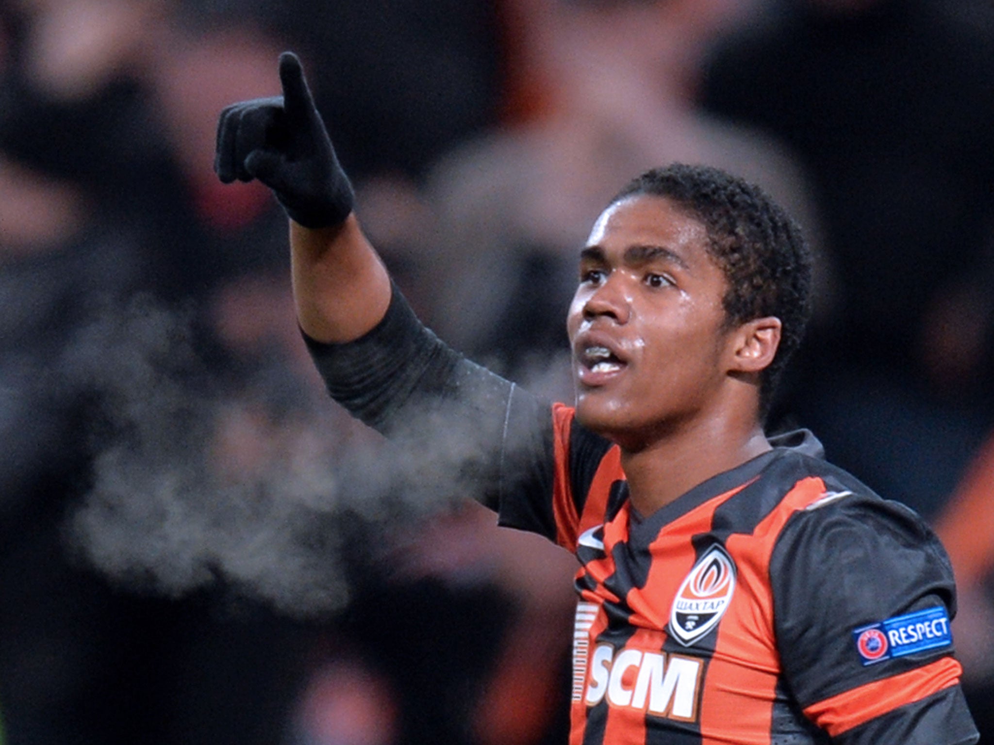 Douglas Costa has revealed that six of Shakhtar Donetsk's players have not returned to Ukraine because they fear their lives are in danger