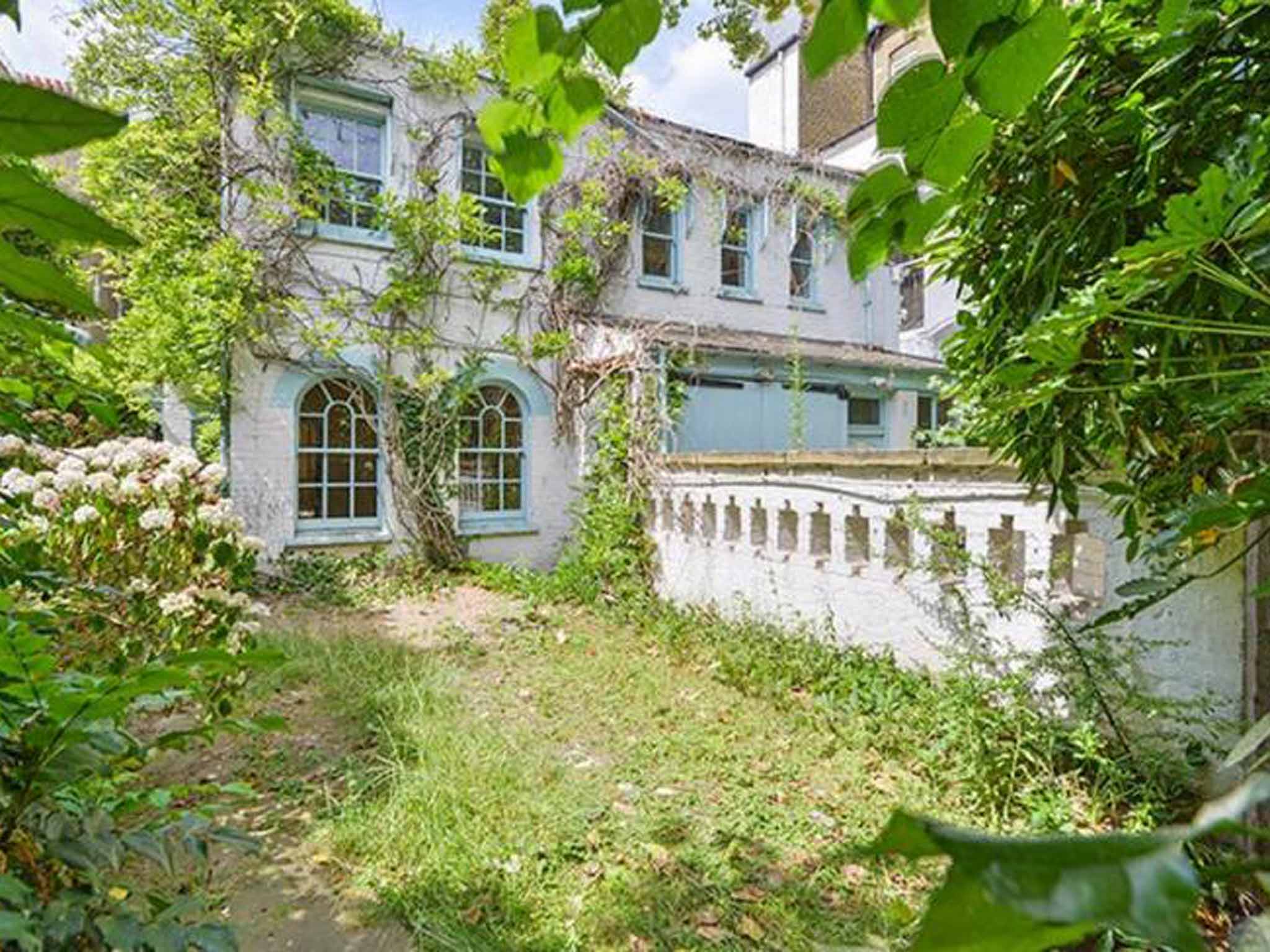 Four bed detached house for sale, Christchurch Street, London SW3, the former home of Lord Olivier and Vivien Leigh. On with Druce at £7,500,000.
