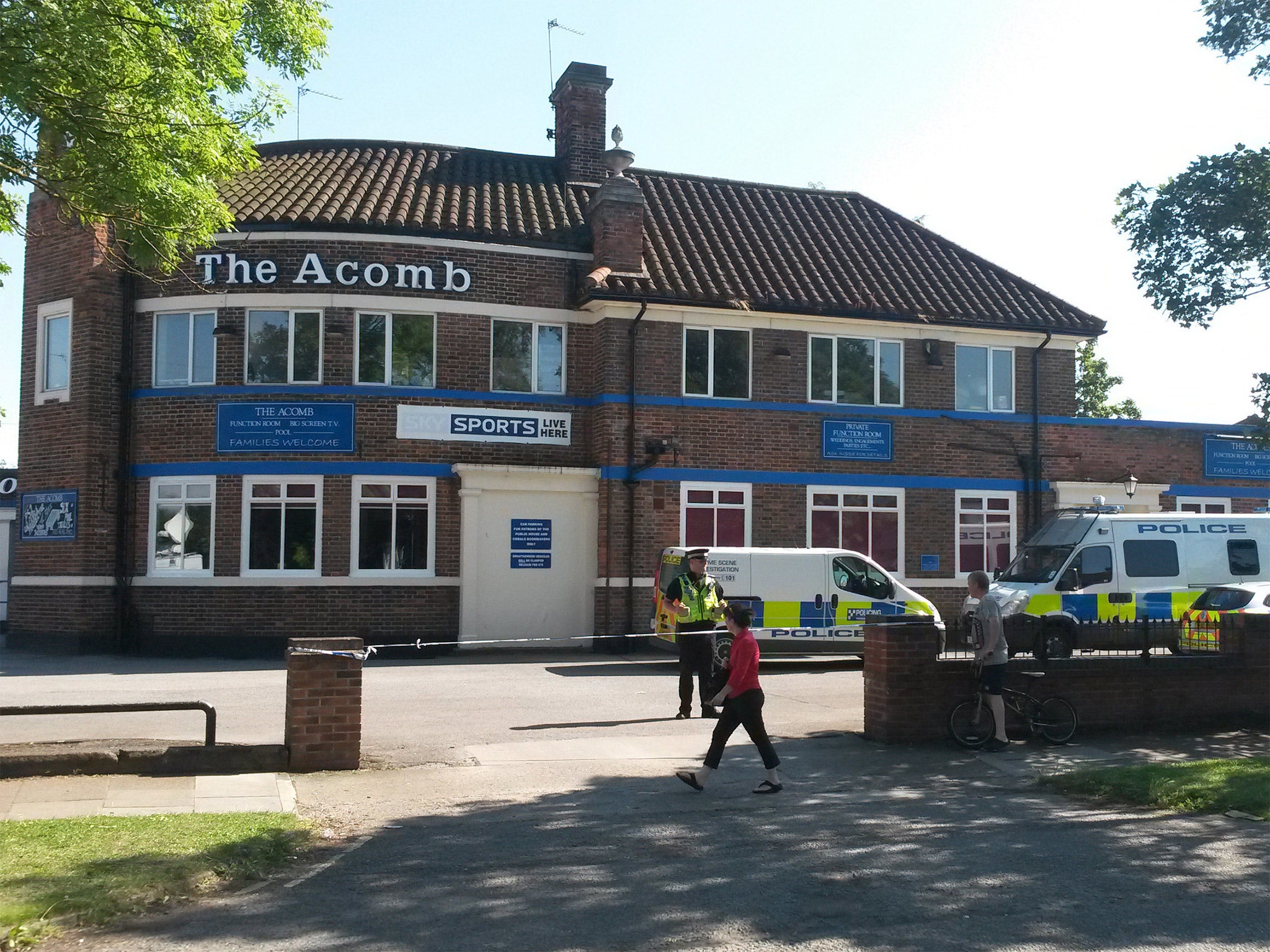 Police search The Acomb pub in York