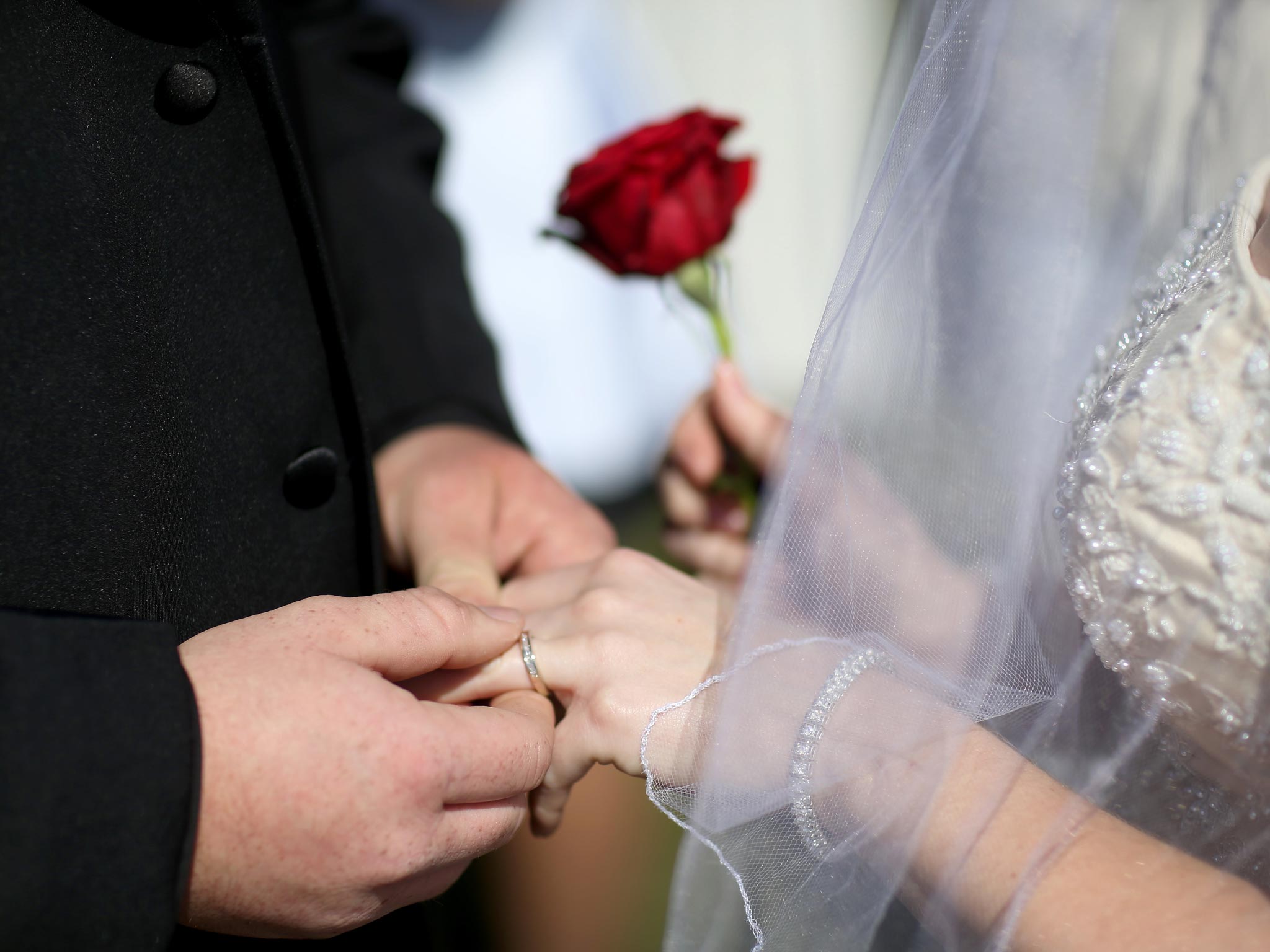 Official estimates of the level of sham marriages range between 4,000 and 10,000 every year