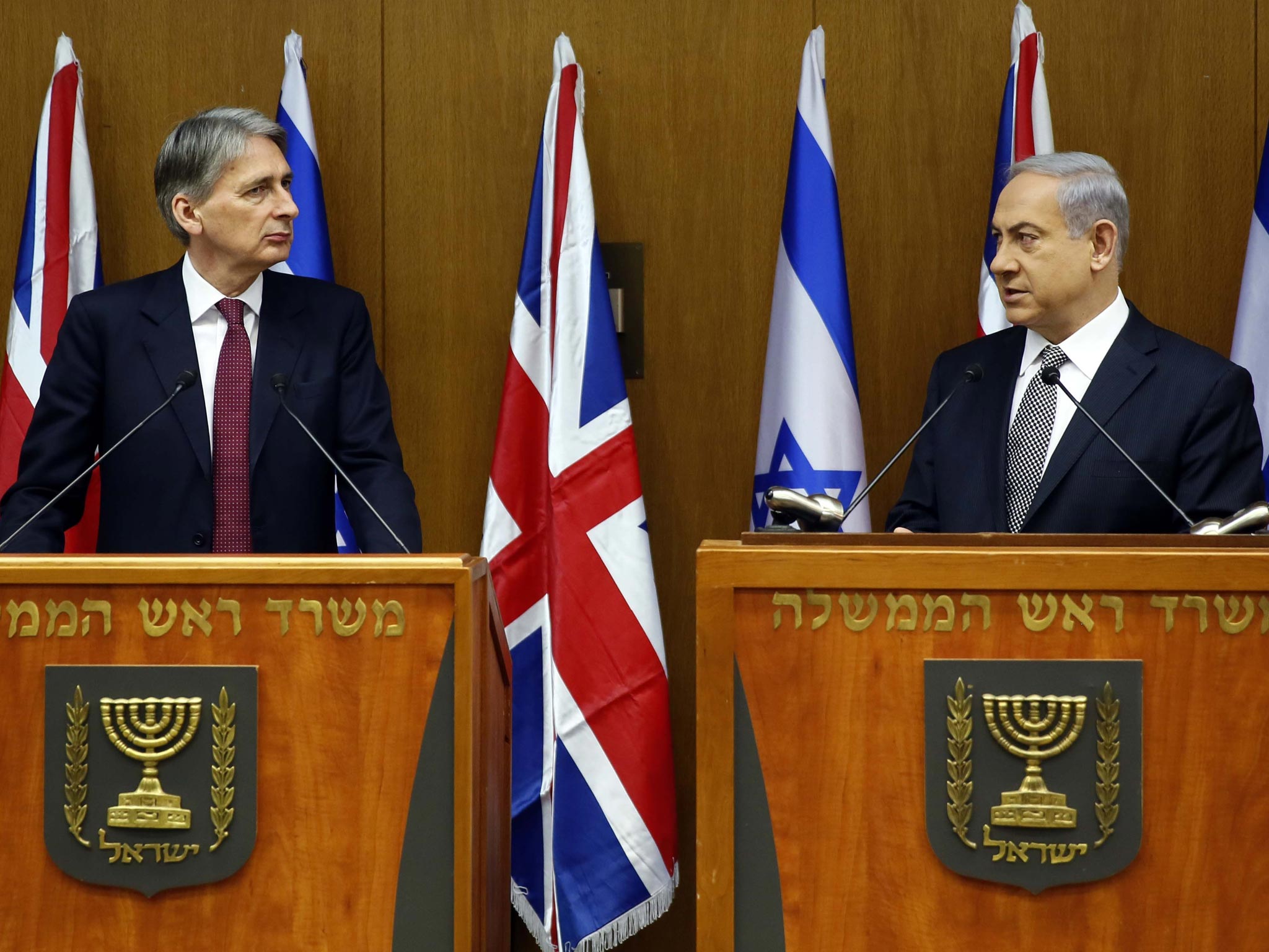 Benjamin Netanyahu (right) and Philip Hammond at the press conference in Jerusalem yesterday