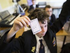 College for dyslexic pupils uses flashcard system to teach literacy