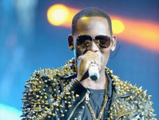 Read more


R Kelly 'expresses sympathy for Bill Cosby