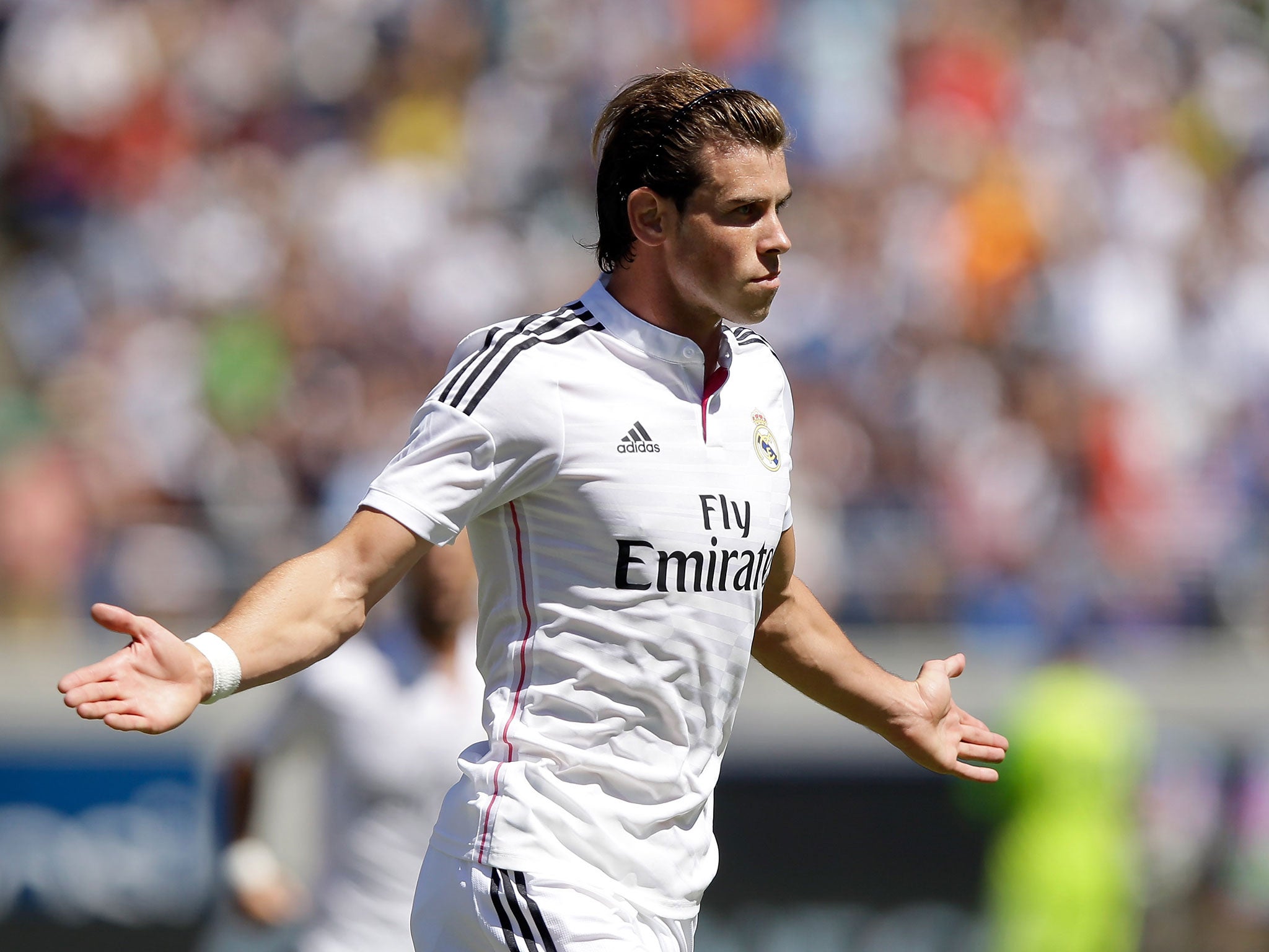 Gareth Bale pictured in Los Angeles last week wearing the alice band