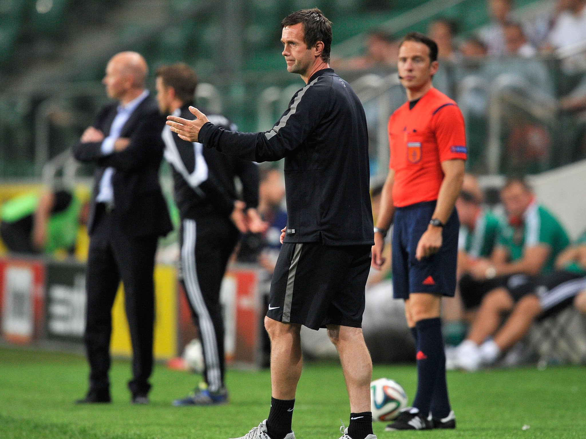 Ronny Delia gestures on the sidelines during Celtic's 4-1 defeat to Legia Warsaw