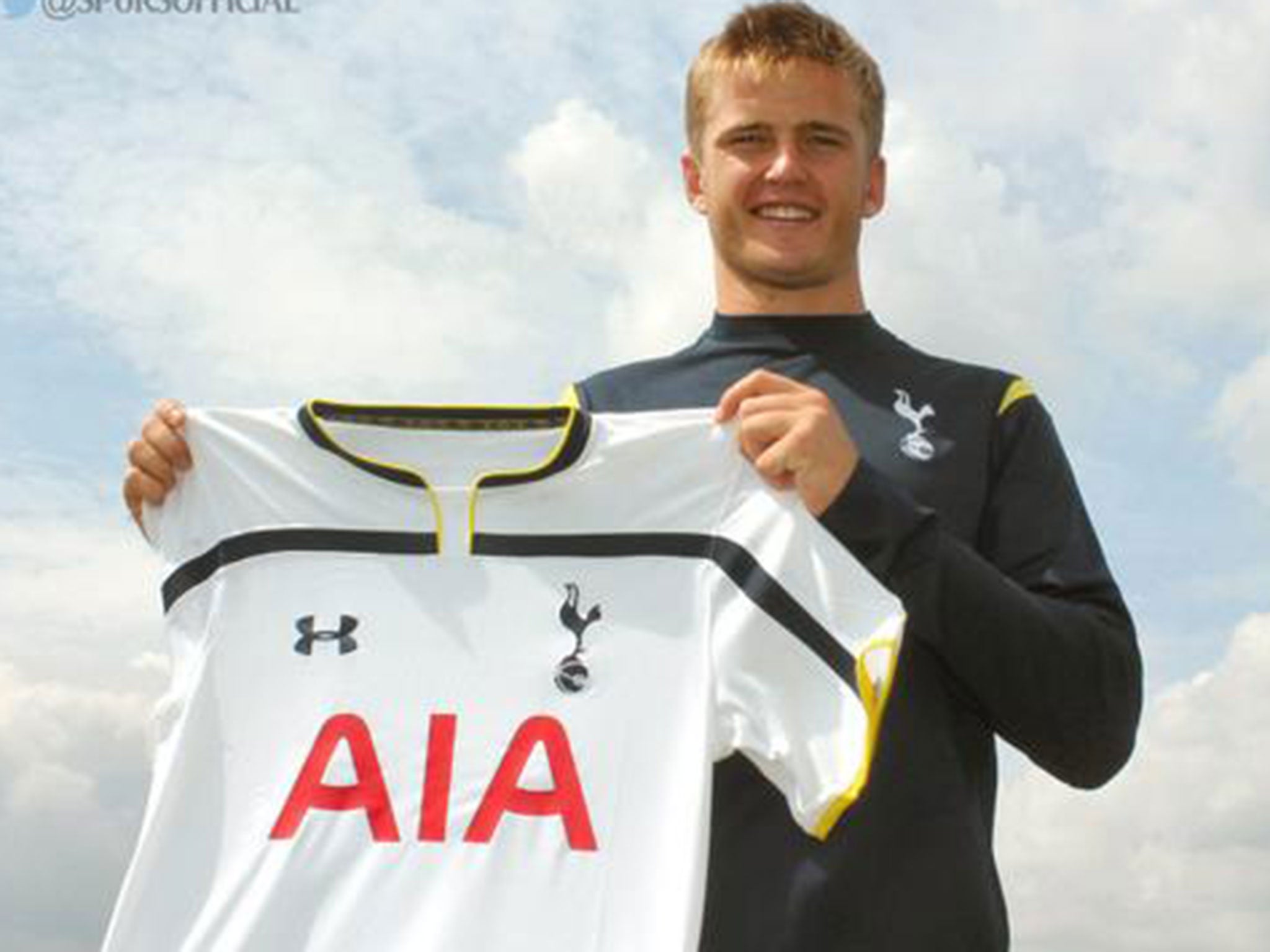 Eric Dier has completed a £4m move to Tottenham from Sporting Lisbon