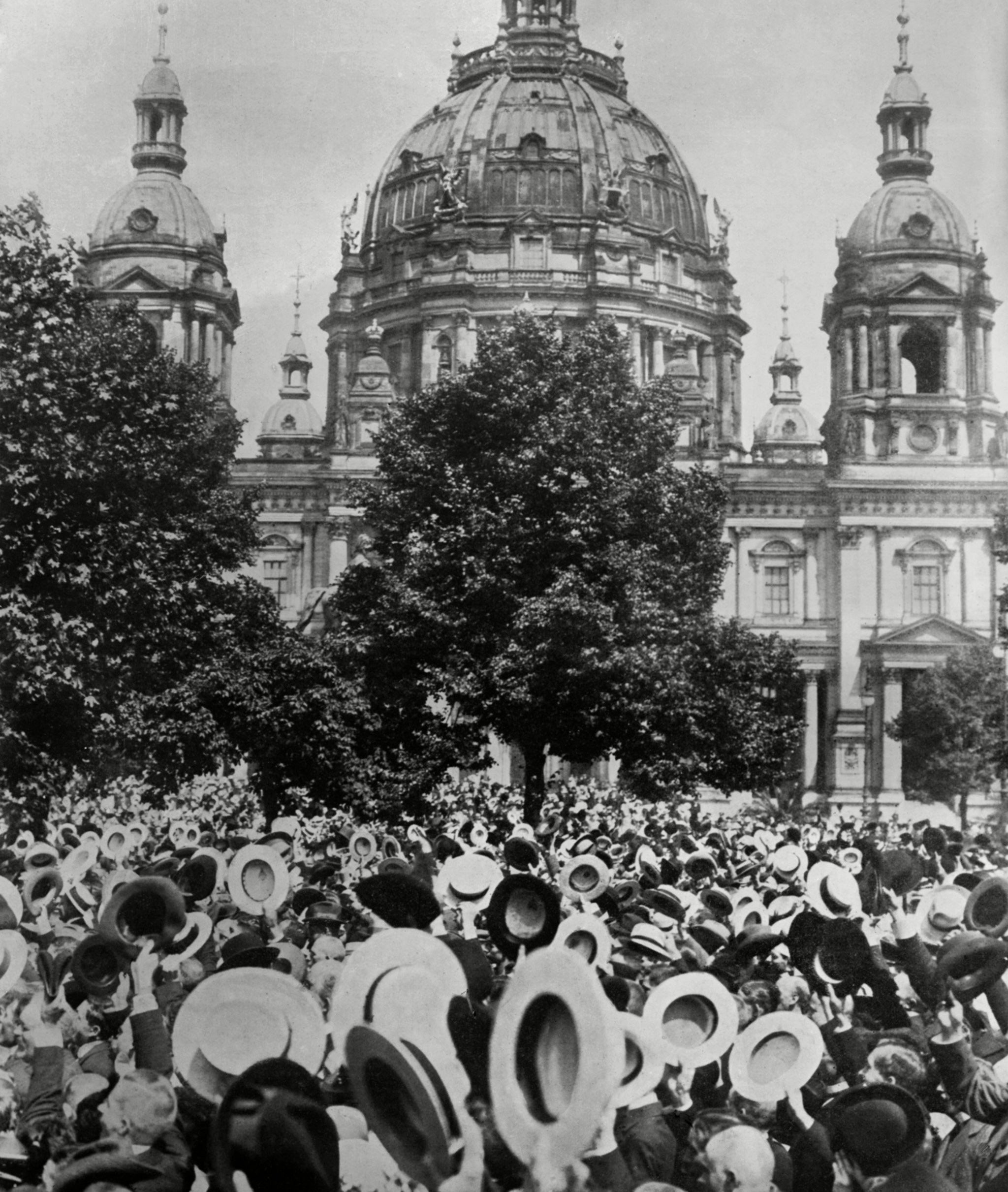 Crowds in Germany cheer the declaration of the First World War in front of Berlin Cathedral (Rex)