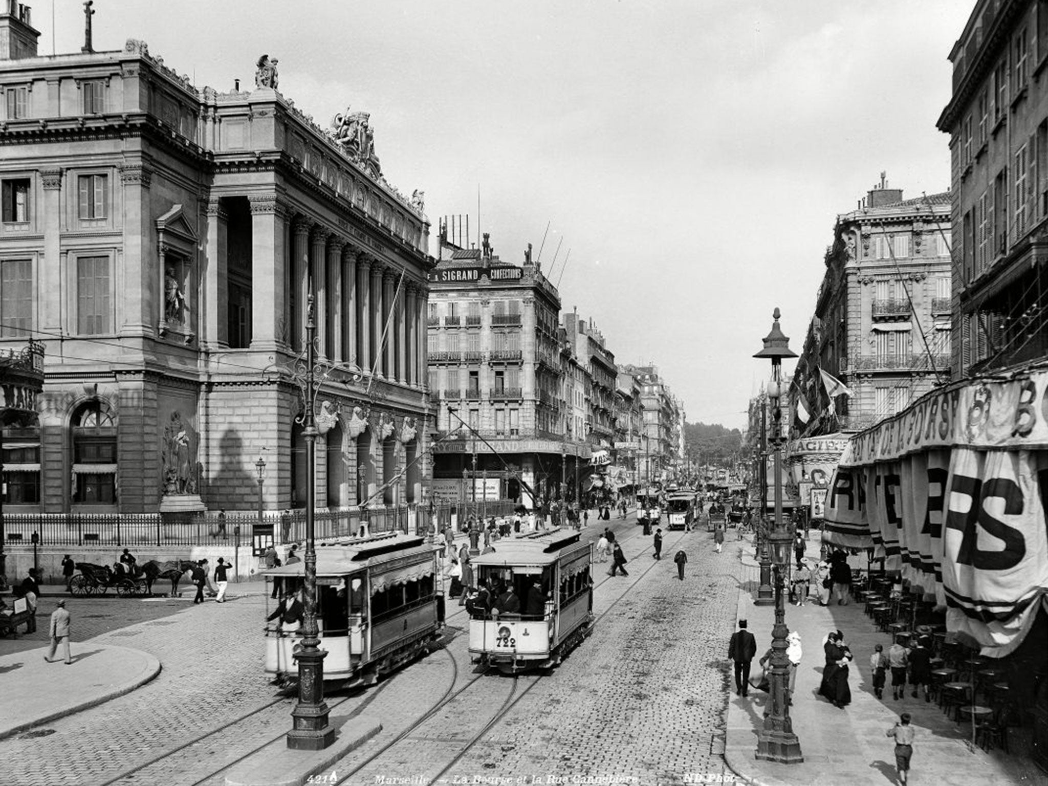 The stock exchange and the Canebière, circa 1900; the avenue was the centre of café life in this period and has also served as the backdrop for several films