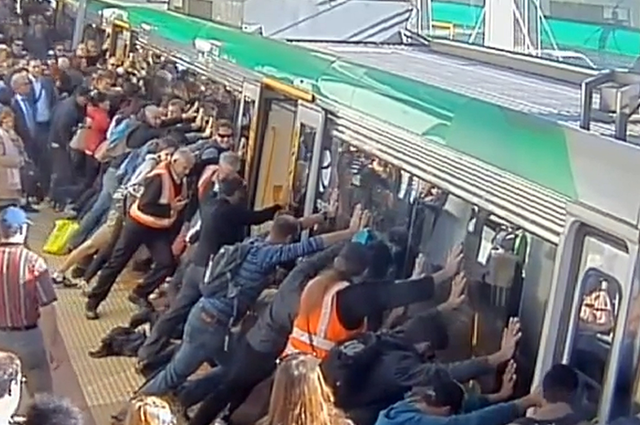 Perth commuters band together to push train off man who trapped leg in gap between carriage and platform