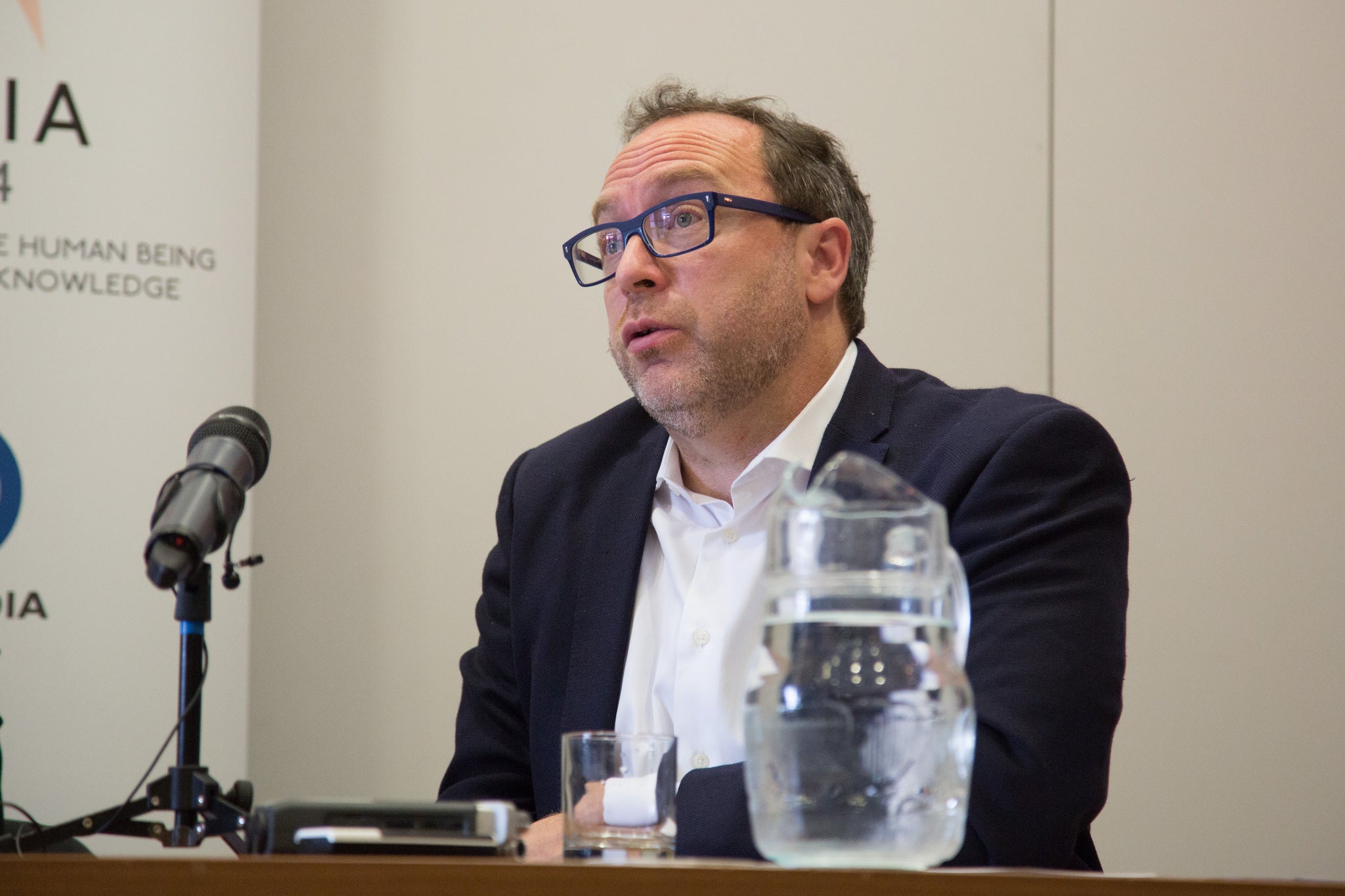 Jimmy Wales speaking at Wikimani