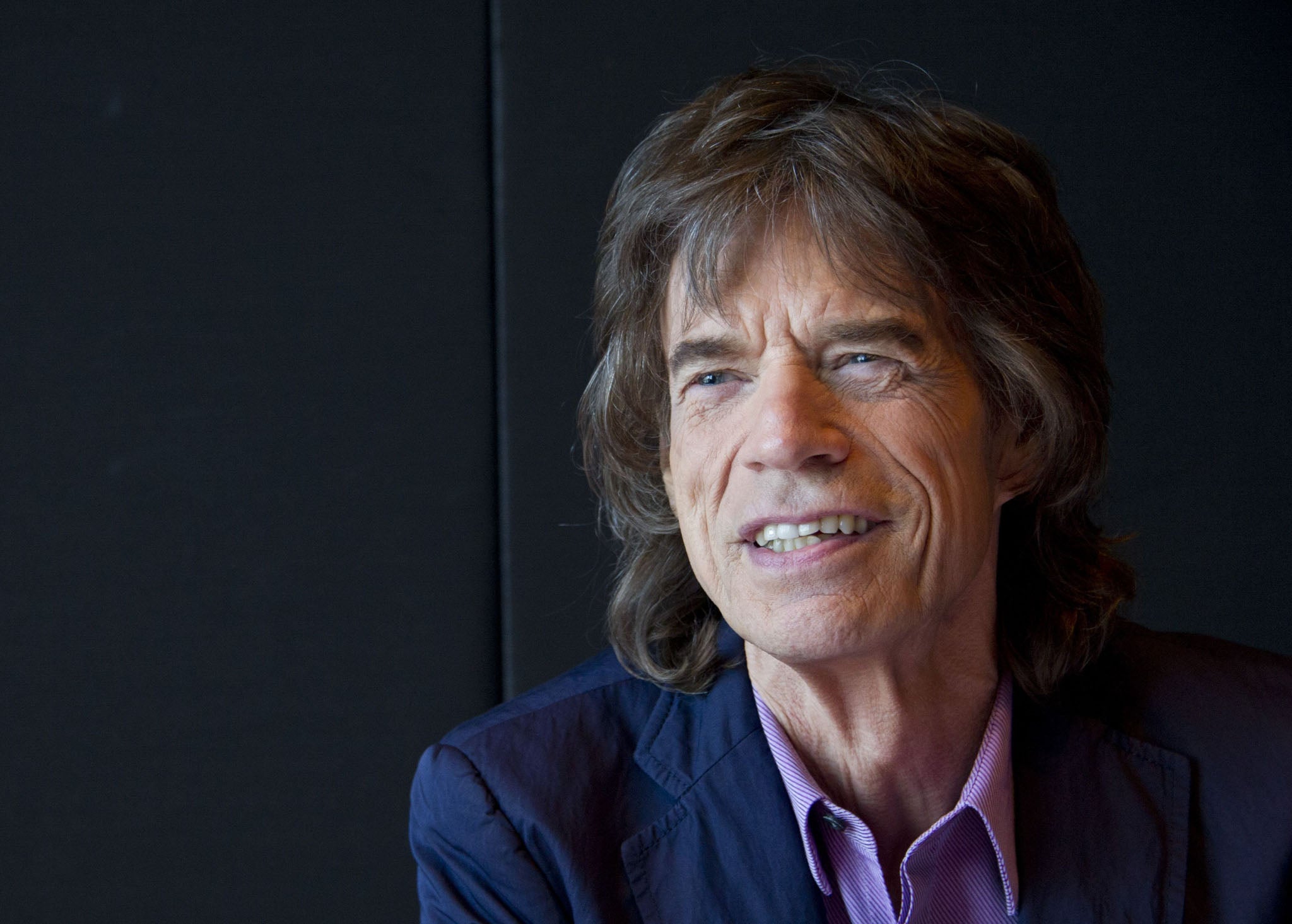 Has anybody seen Mick Jagger or Jeff Beck without their wigs on? Do you  think it would be truly frightening? - Quora