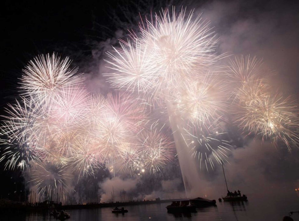 Video Thousands turn out to watch huge firework display The