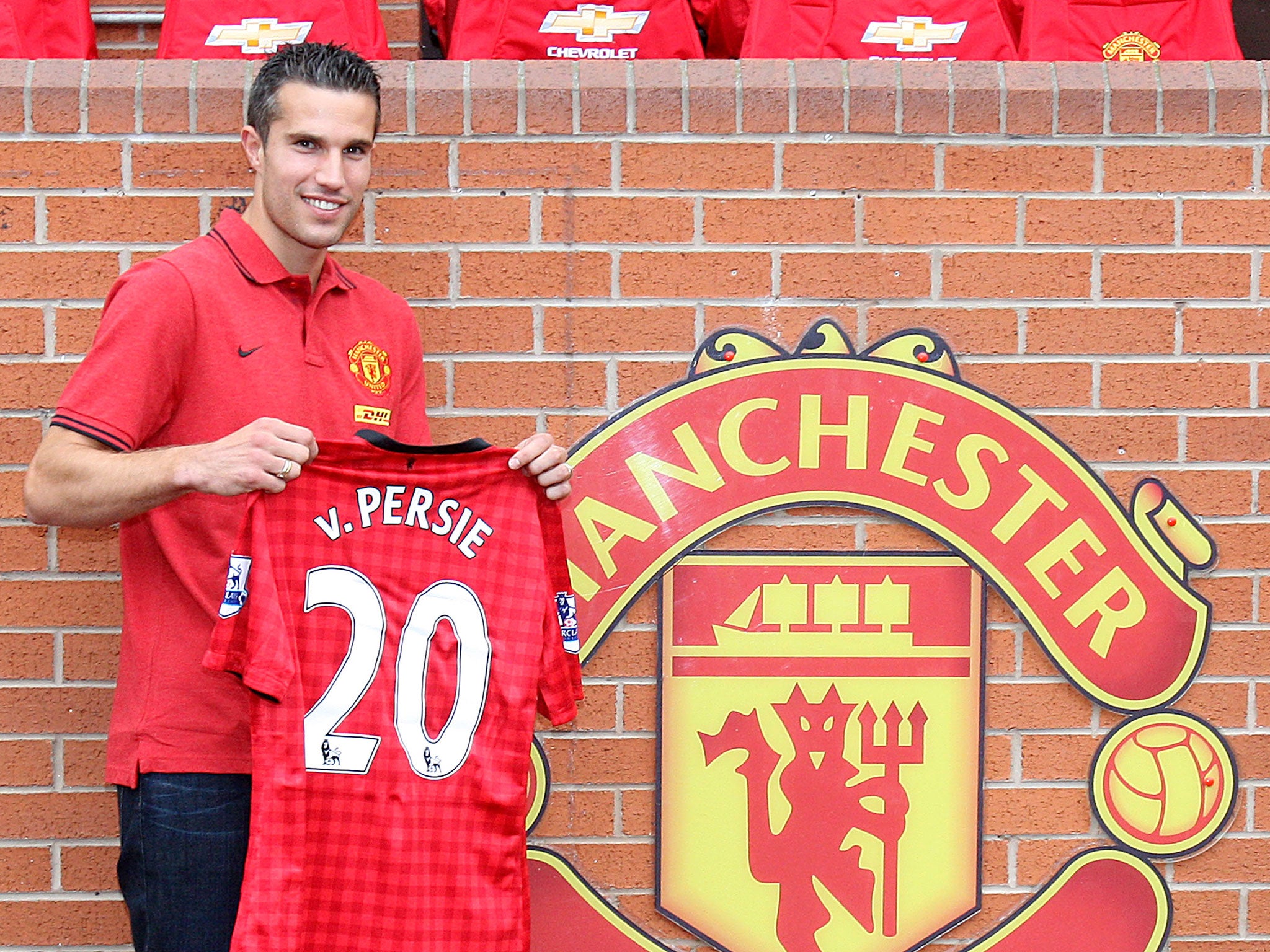 Robin van Persie is again the biggest shirt seller in the Premier League